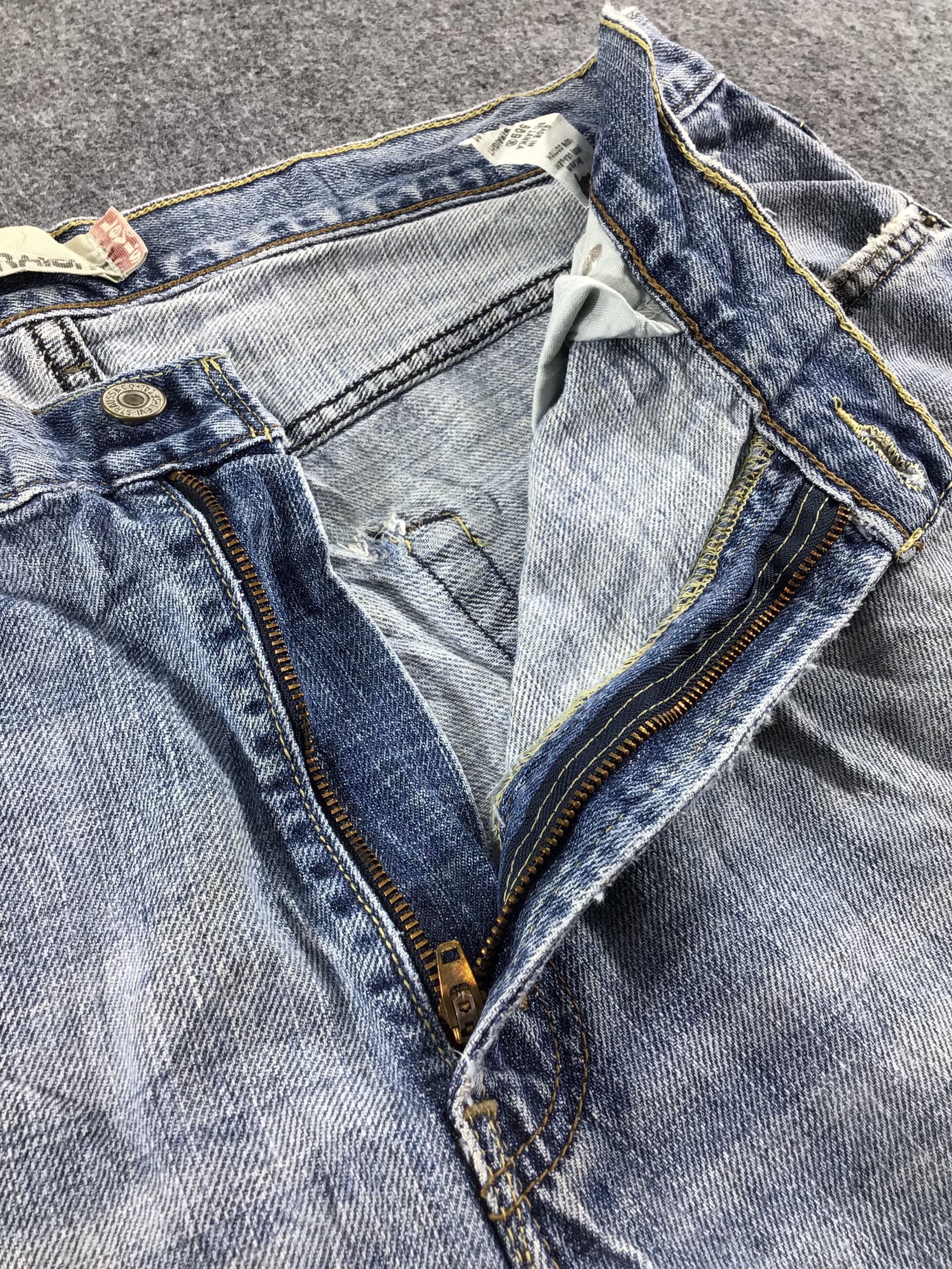 Levi's Vintage Levis 569 Jeans Faded Blue Denim -J566 Size US 36 / EU 52 - 8 Thumbnail