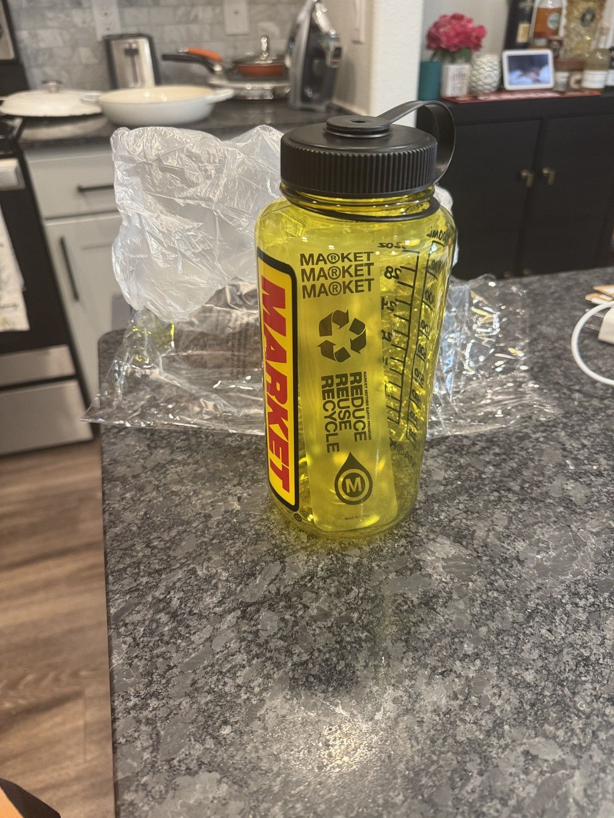 Market Market Water Bottle Size ONE SIZE - 3 Thumbnail