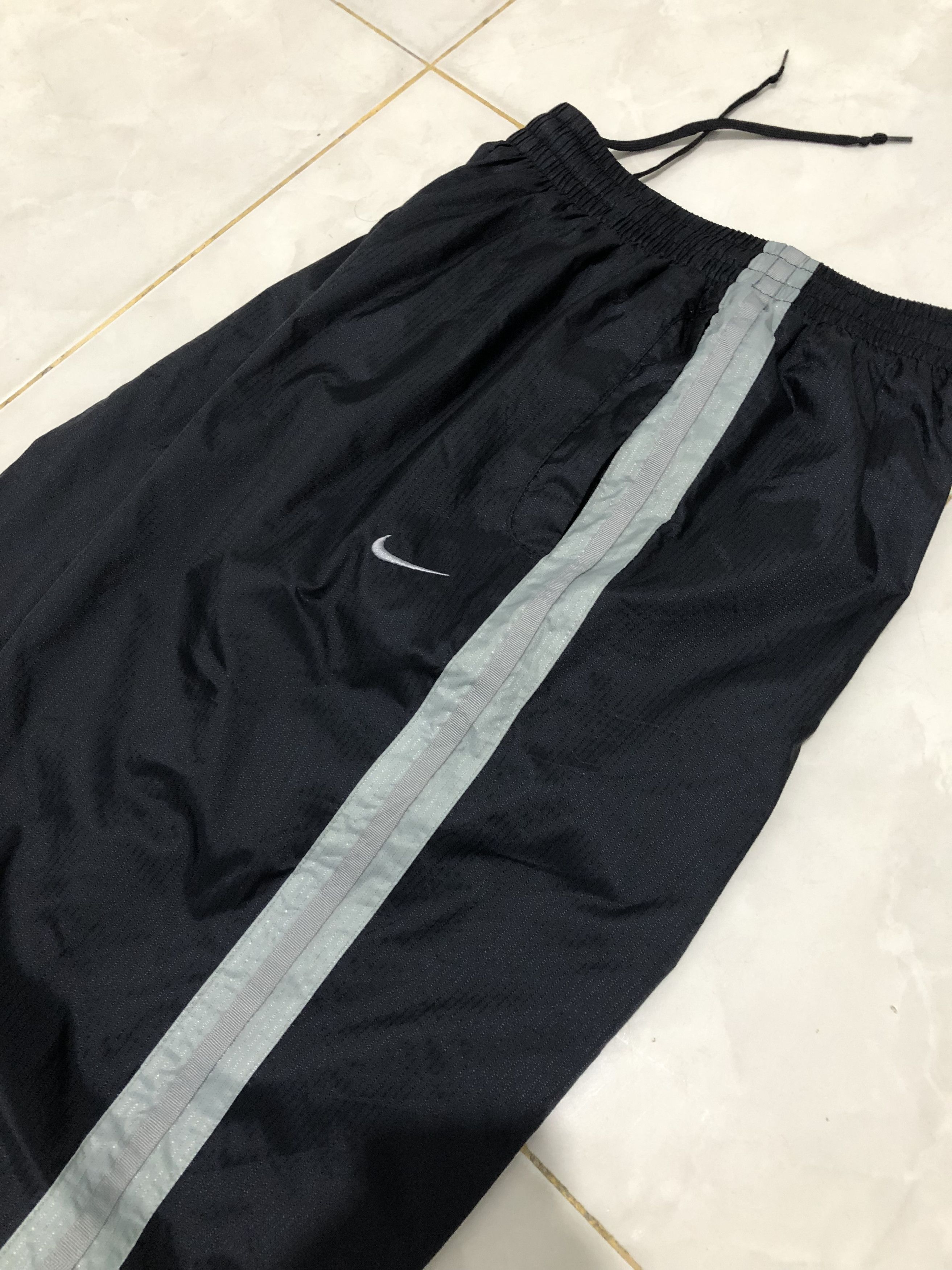 Nike × Vintage Y2K Nike Nylon Drill Trackpants Size US 30 / EU 46 - 3 Thumbnail