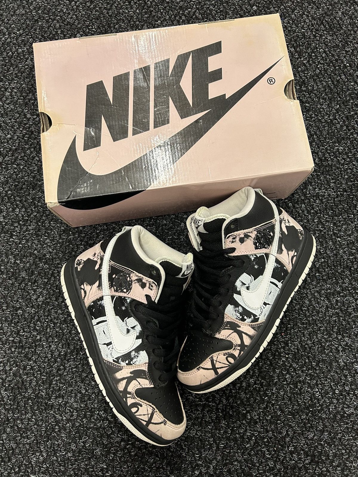 image of Futura 2000 x Nike Sb Dunk Hi Pro Unkle Shoes in Black/White, Men's (Size 7)