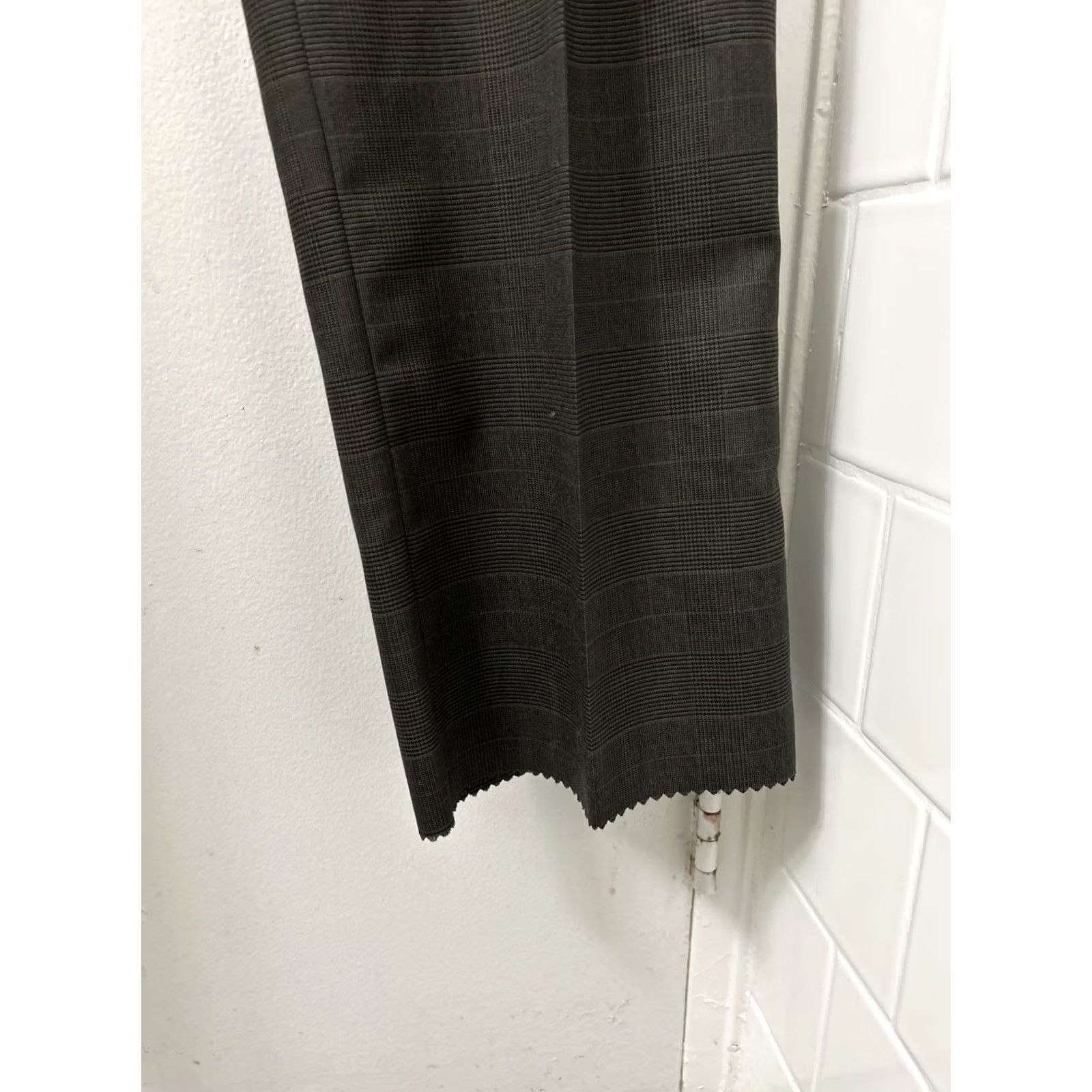 Jos. A. Bank VINTAGE? No; Jos A Bank Windsor Pants 35x37 Wool Pleated Dress Pants Gray 100% Wool YKK Buttons Mens Regular Straight Inseam Unhemmed Navy? Size US 35 - 5 Thumbnail