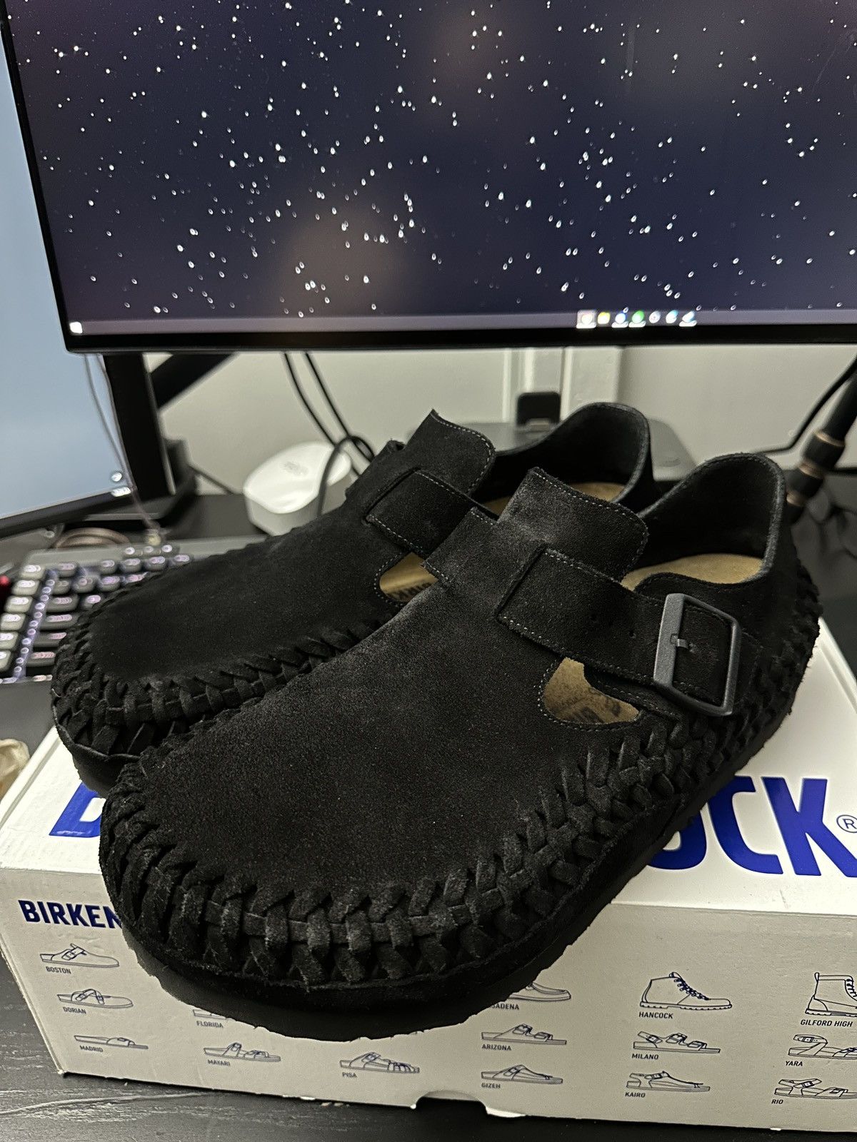 KITH Kiss Gradient Serif Summer Slides Canvas Log Design