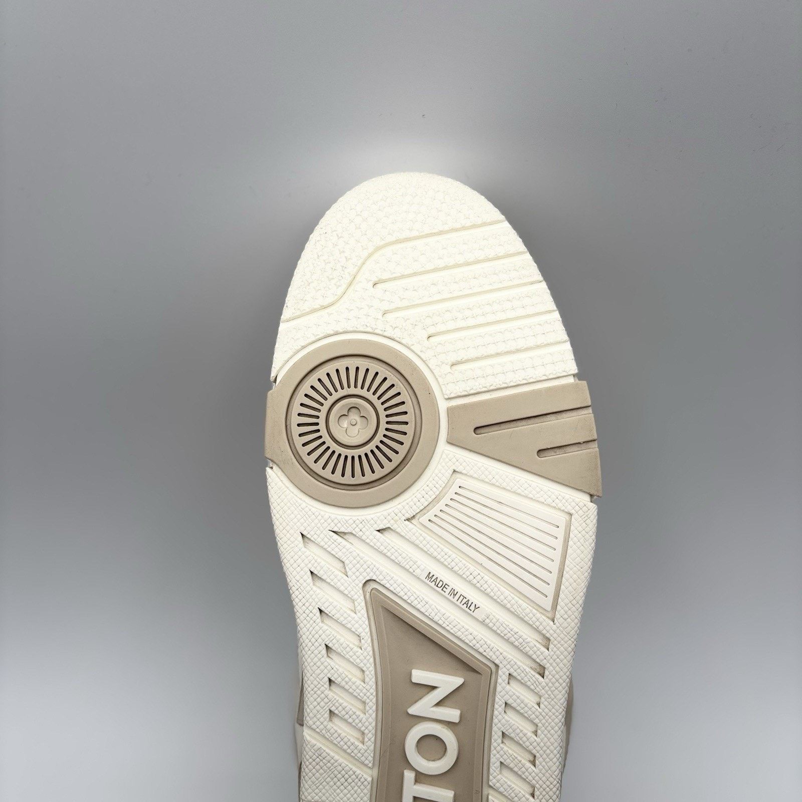 Louis Vuitton Louis Vuitton Skate ' Beige White ' | EXCELLENT COND! Size US 8.5 / EU 41-42 - 19 Thumbnail