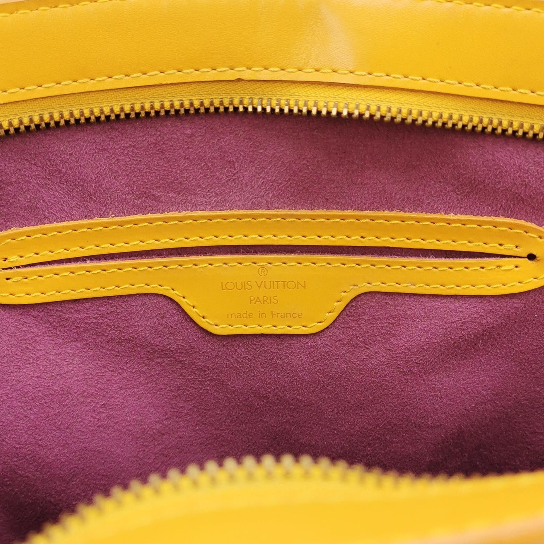 Louis Vuitton Louis Vuitton (LV) Saint Jacques leather solid color water Size ONE SIZE - 1 Thumbnail