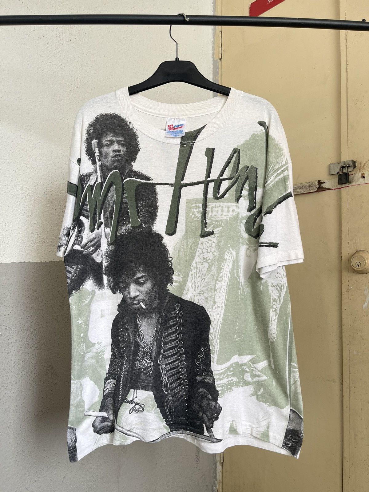 Vintage Vintage 1994 Jimi Hendrix All Over Print T Shirt Size US L / EU 52-54 / 3 - 1 Thumbnail