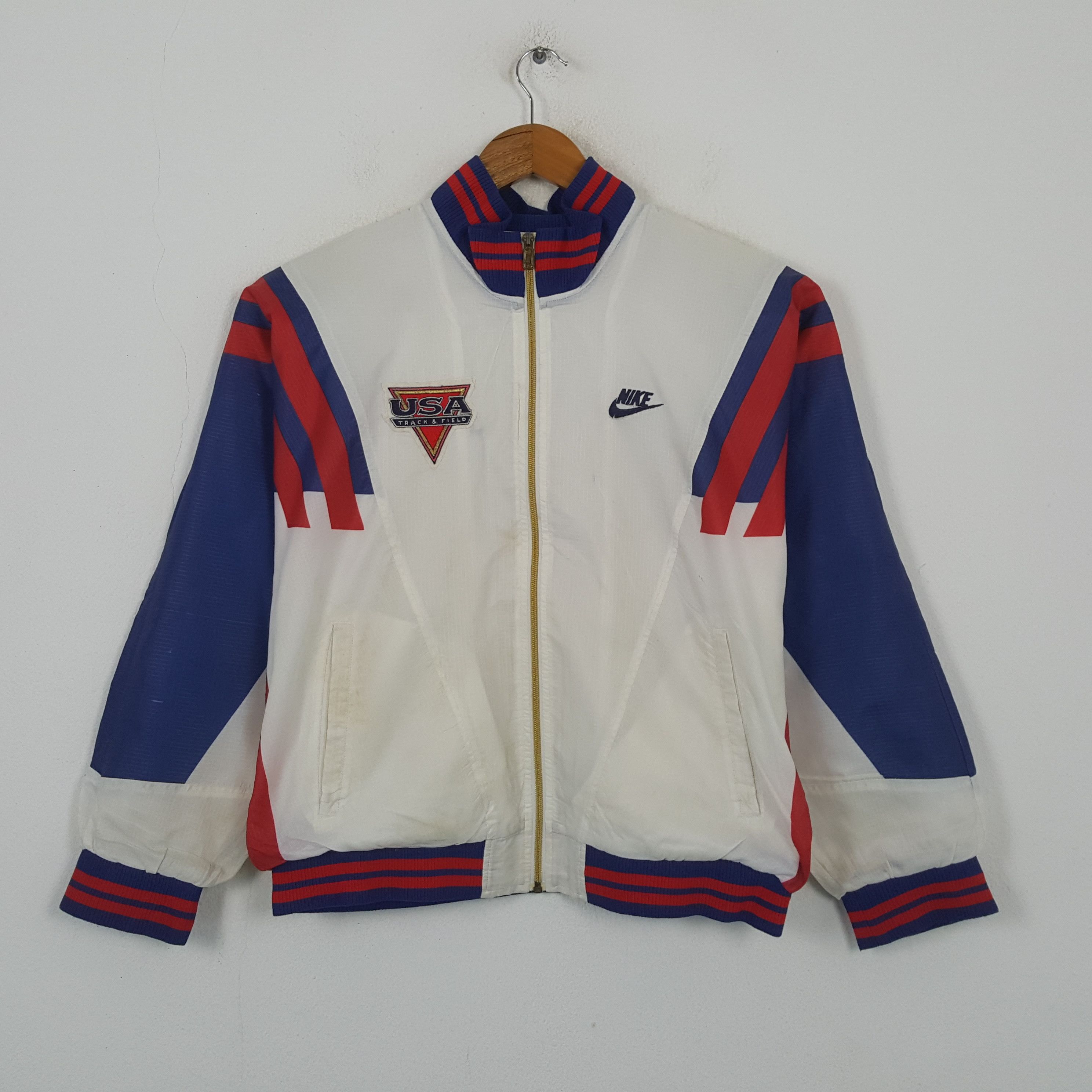 Nike Vintage Nike USD Track & Field Windbreaker Jacket RR11 Size US XXL / EU 58 / 5 - 3 Thumbnail
