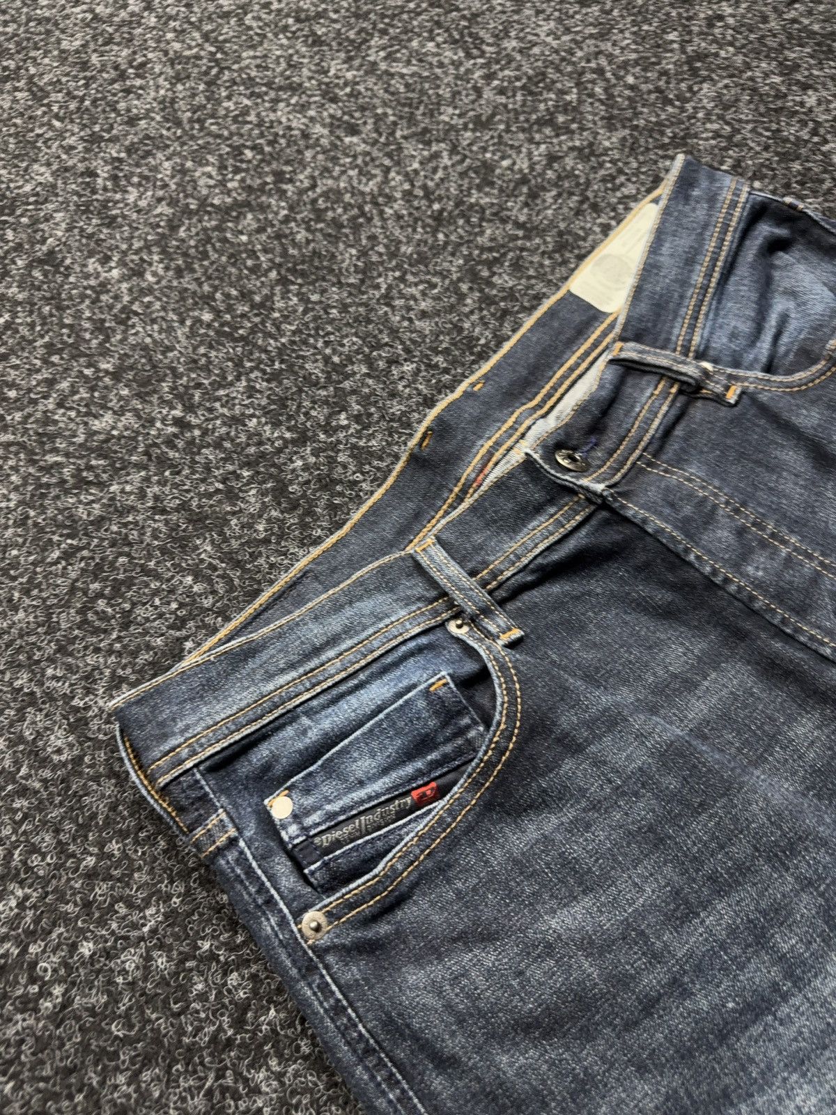 Diesel Luxury 00s Y2K Diesel Tepphar Slim Carrot Faded Wash Jeans Size US 32 / EU 48 - 7 Thumbnail
