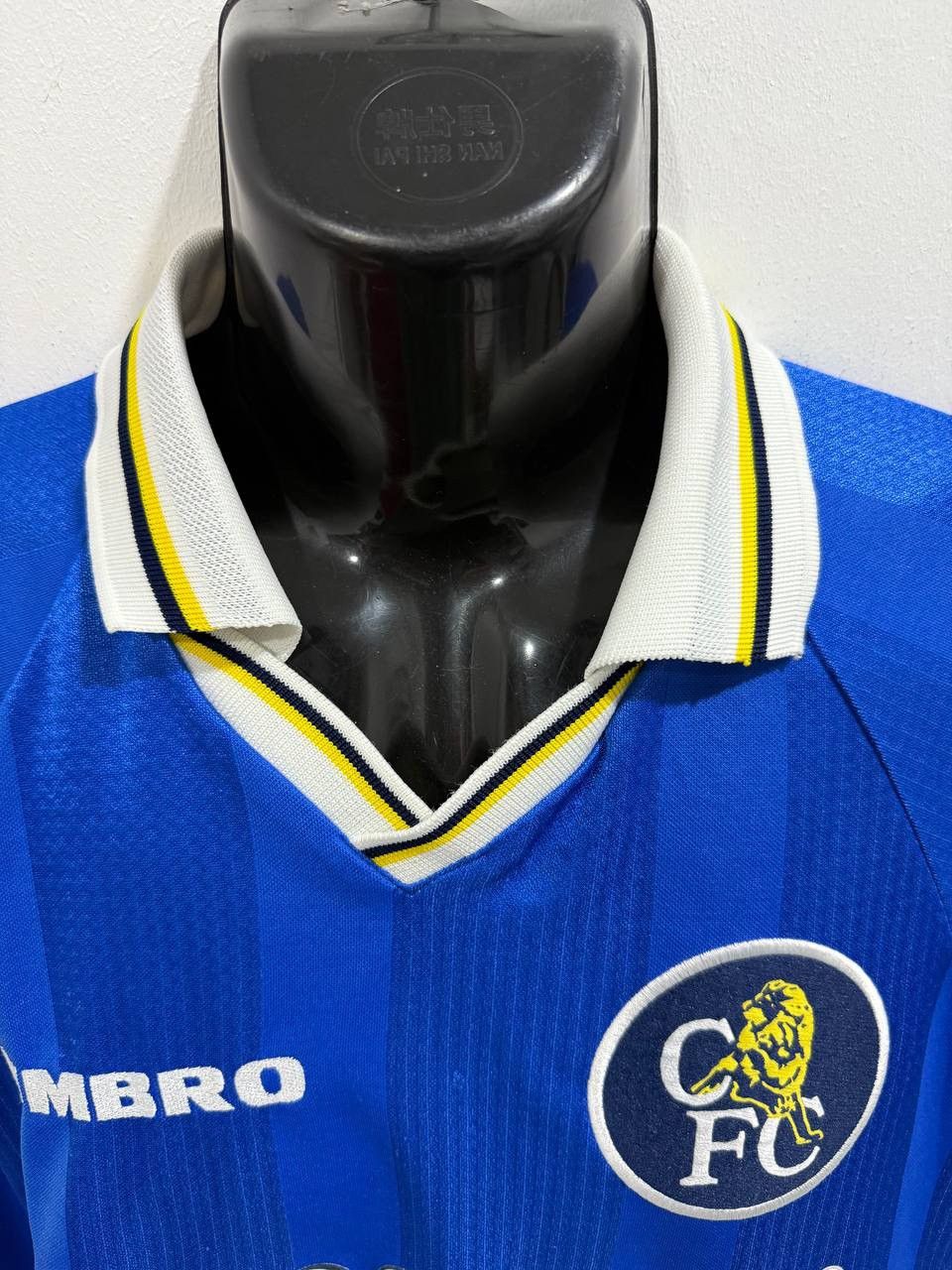 Umbro Vintage Umbro Chelsea FC 1997/98 Home Jersey – Size Size US XXL / EU 58 / 5 - 4 Thumbnail