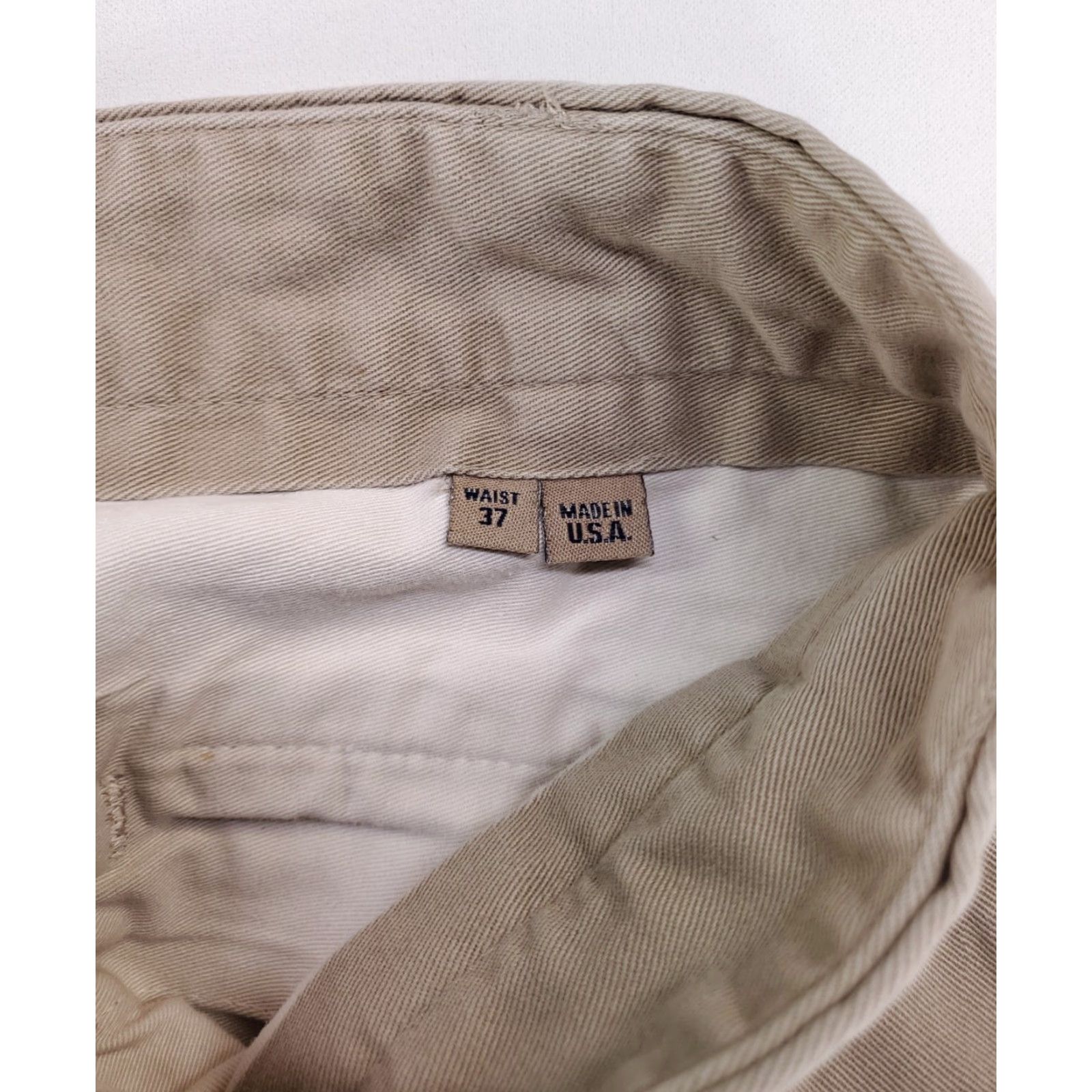 Bills Khakis Bills Khakis Pants Tan Pleated Made USA Mens 36 Regular Chino Beige 31 Inseam 36 x 31 Actual Mens Size US 36 / EU 52 - 2 Thumbnail