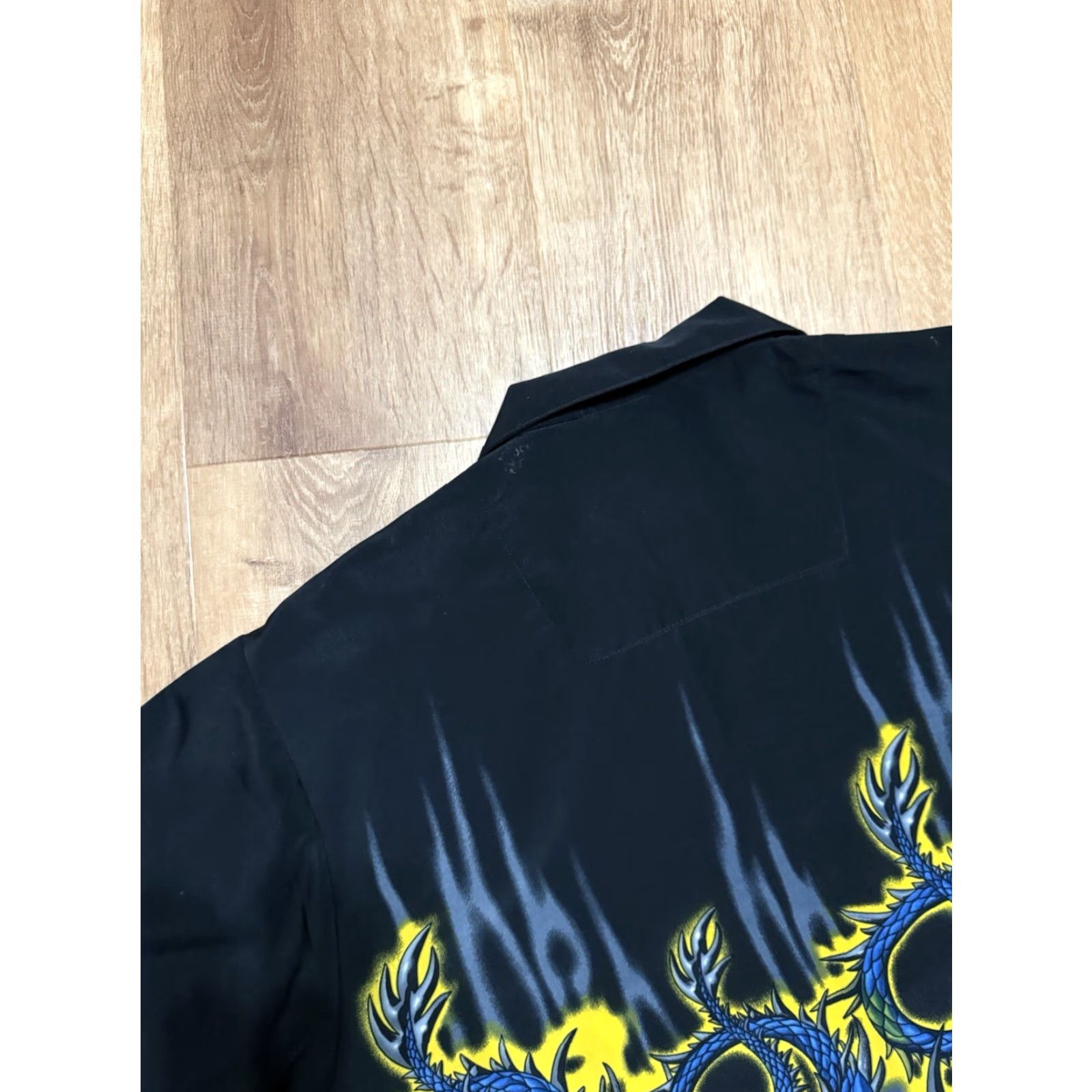 Vintage VINTAGE Ocean Current Dragon Skulls Tribal Hawaiian Shirt Mens Medium Black Yellow Blue Shirt Mens Regular Short Sleeve Button-Up Collared Crew/Collar Size US M / EU 48-50 / 2 - 6 Thumbnail