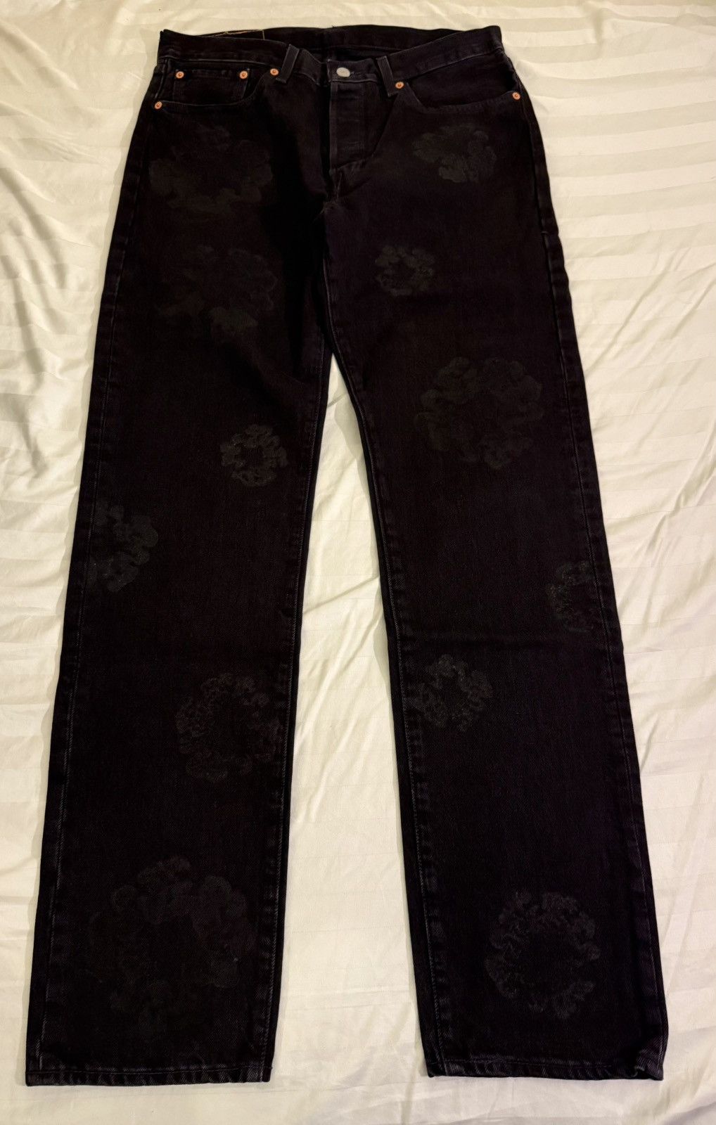 DENIM TEARS × Levi's Denim Tears Mono Cotton Wreath Jeans Black Vintage 34 Size US 34 / EU 50 - 1 Thumbnail