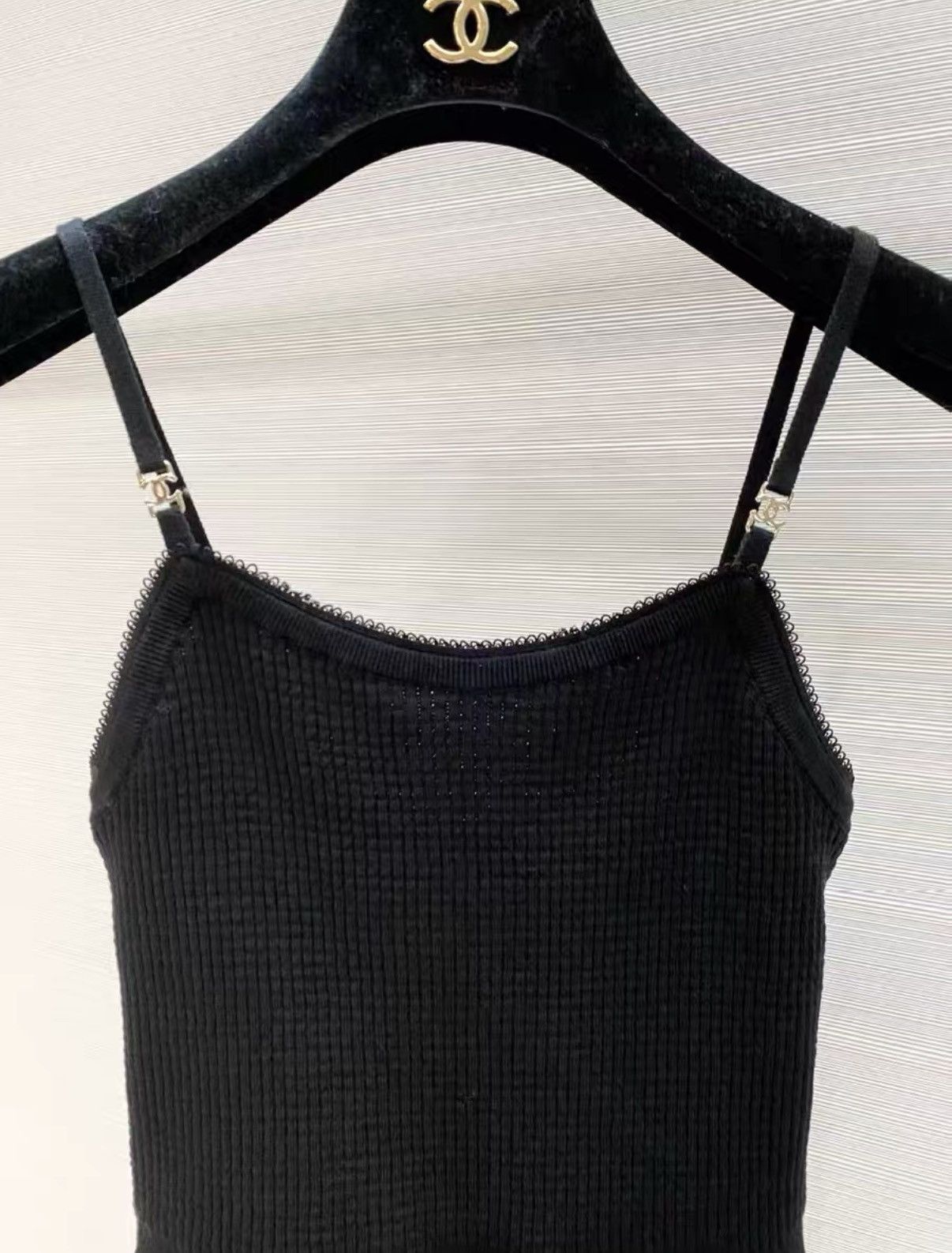 Chanel Chanel 24A Classic Black Waffle Knit Camisole Top J33 Size XXS / US 00 / IT 34 - 3 Thumbnail