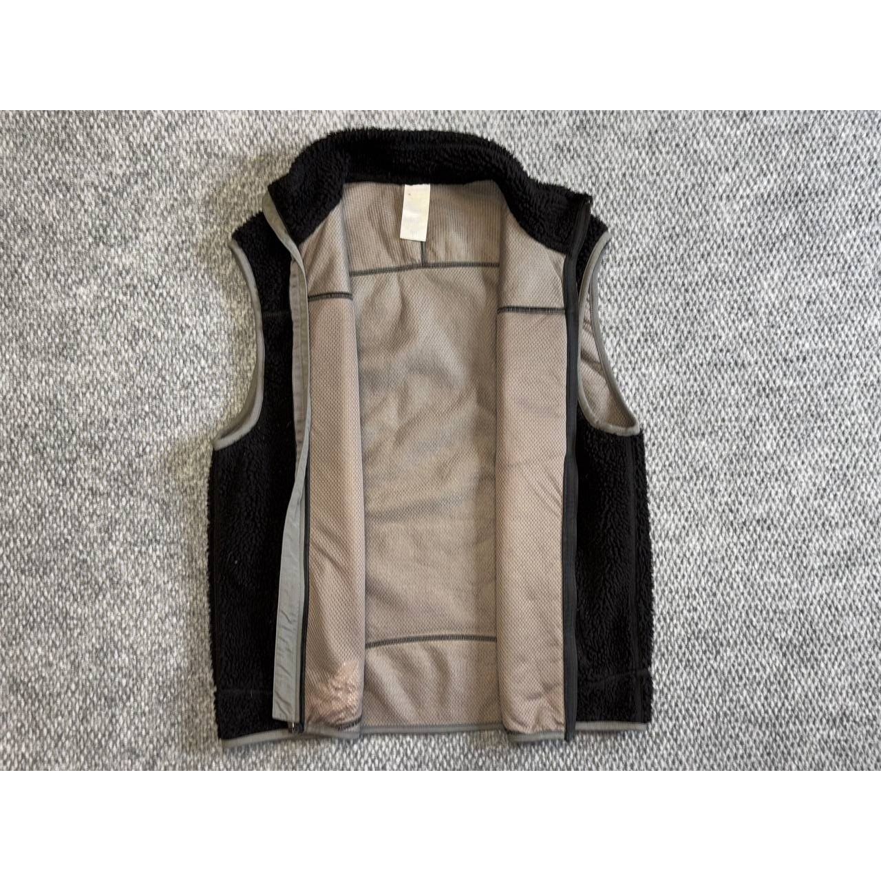 Patagonia Vintage Patagonia Retro Pile Vest Full Zip Mens Large Black Size US L / EU 52-54 / 3 - 3 Thumbnail