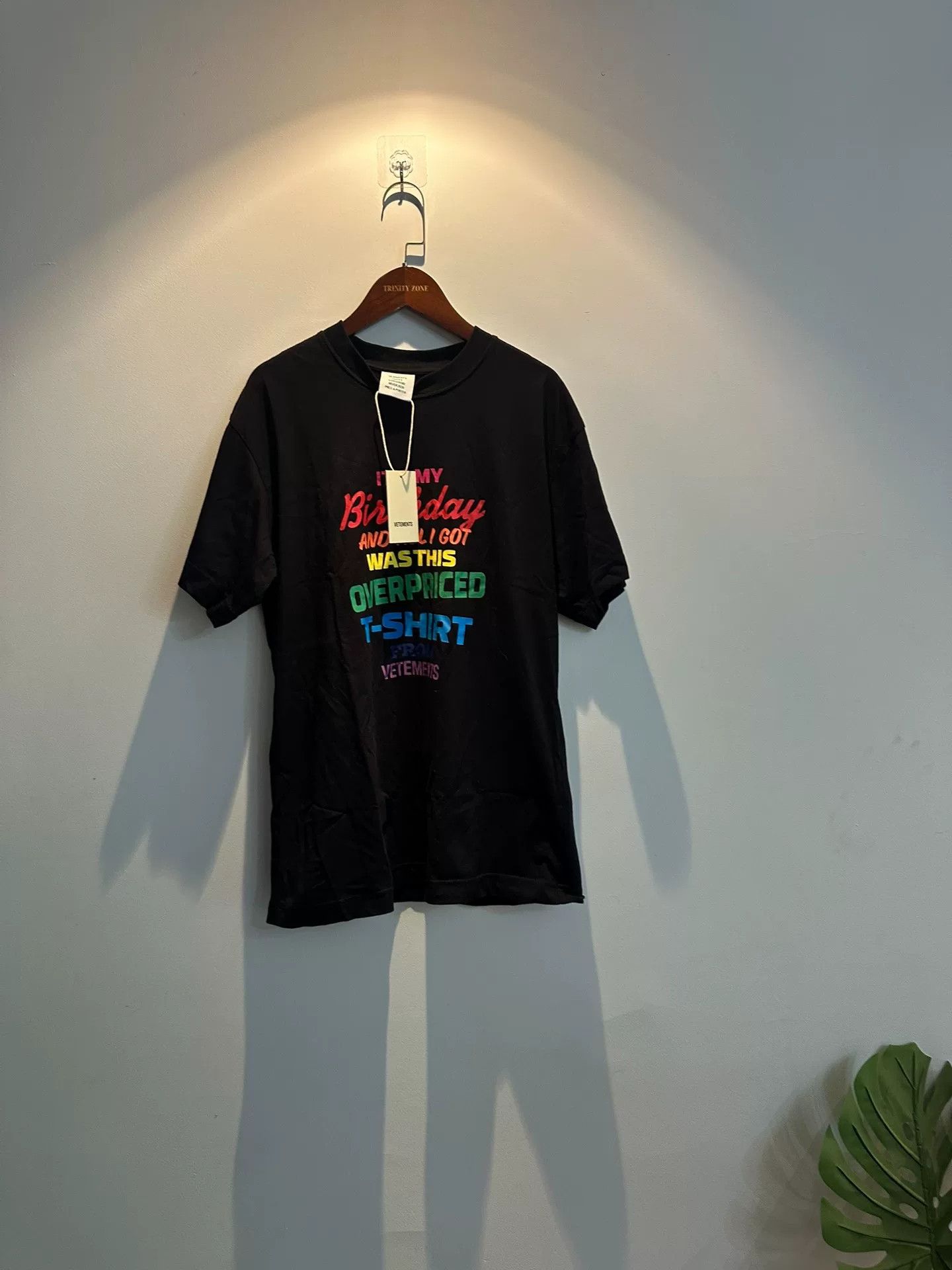 Vetements vetements birthday short sleeve t-shirt Size US XS / EU 42 / 0 - 1 Thumbnail