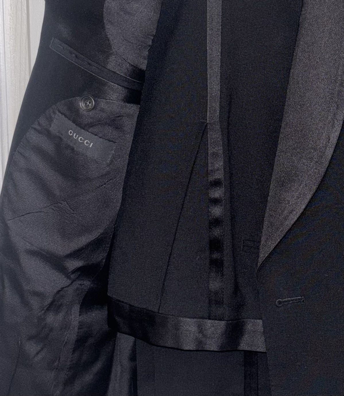 Gucci Gucci- wool shawl lapel tuxedo Size 48R - 2 Thumbnail