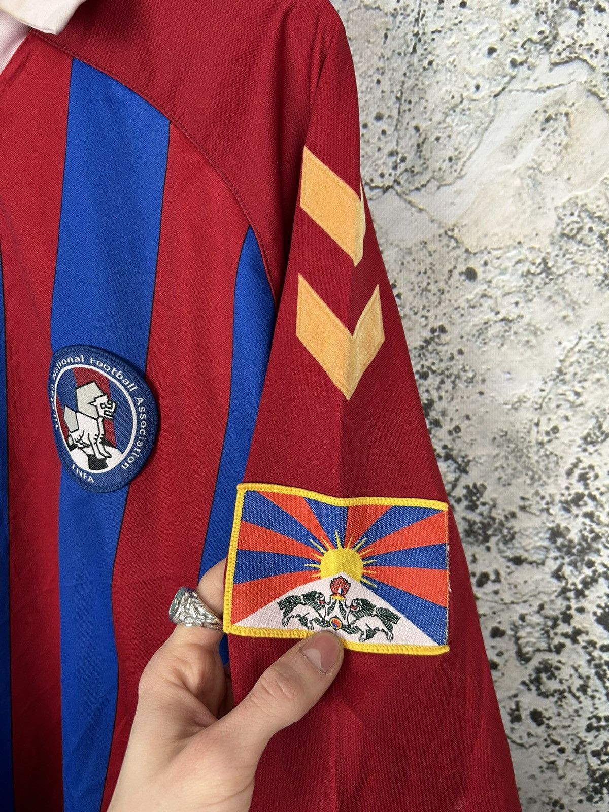 Hummel Vintage Tibet Hummel Soccer Jersey Football Rare Sport Size US L / EU 52-54 / 3 - 4 Thumbnail