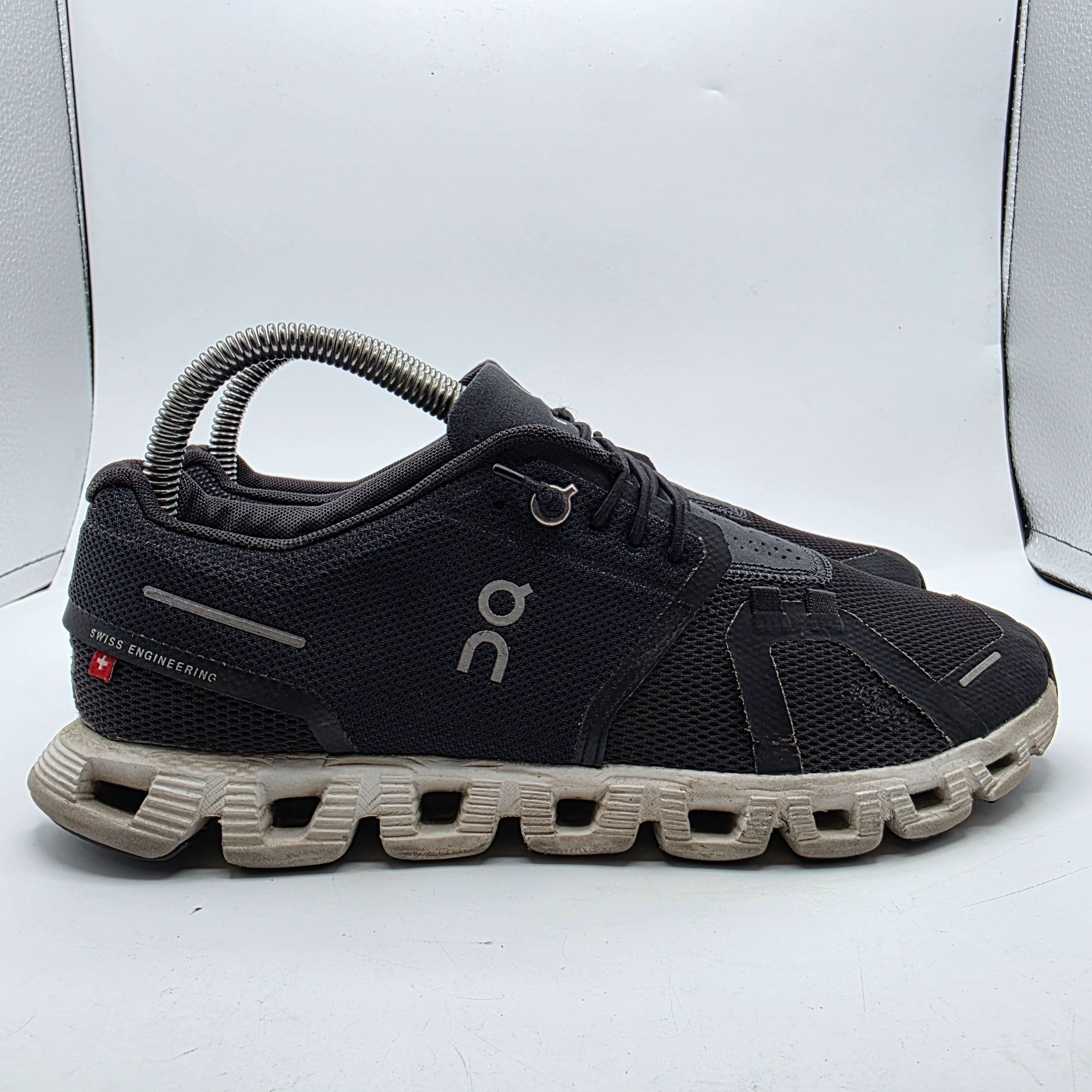 On On Cloud 5 Womens Size 8 Black White Lightweight Performance Size US 8 / IT 38 - 12 Thumbnail