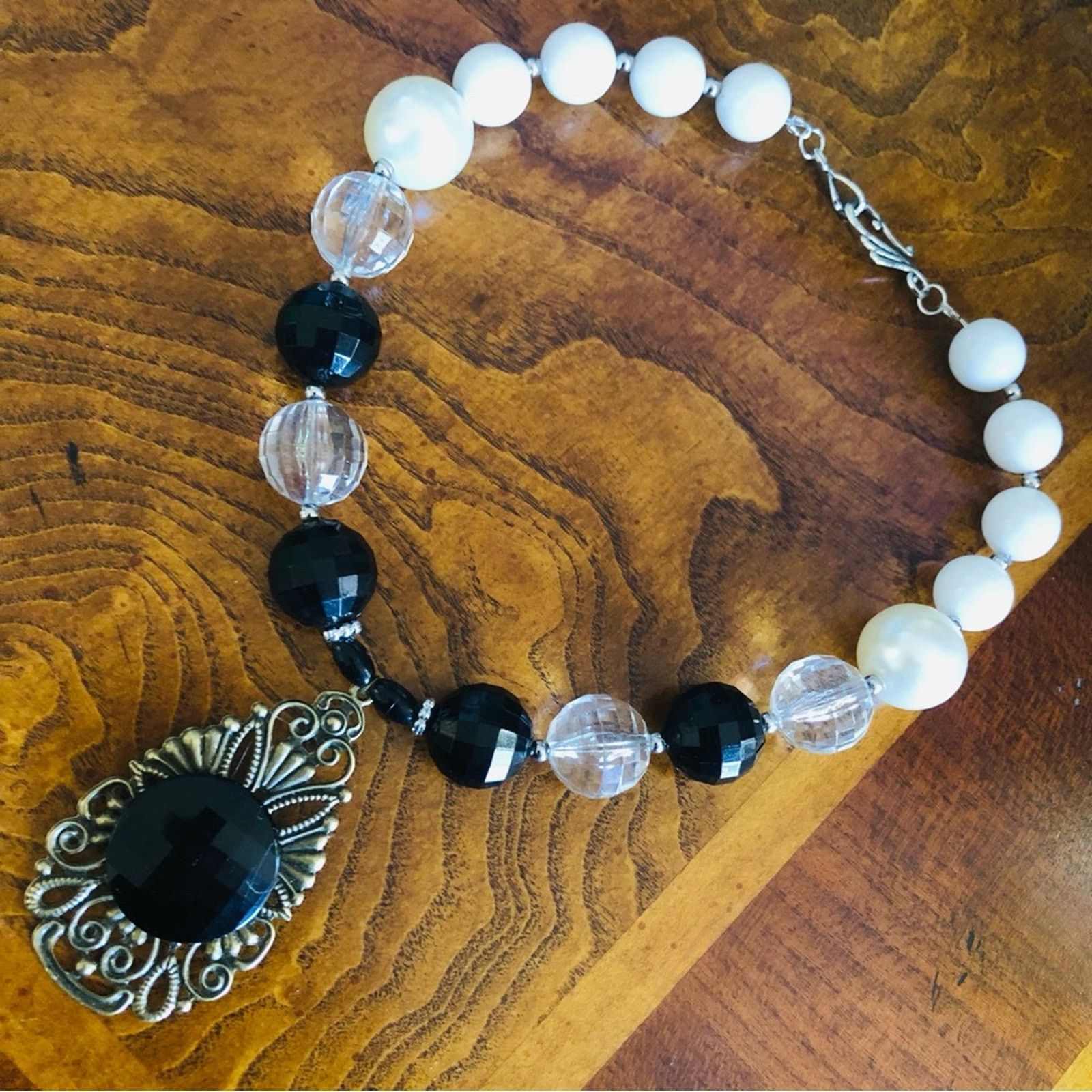 Handmade Handcrafted classy elegant bold glass Pearl necklace Size ONE SIZE - 9 Thumbnail