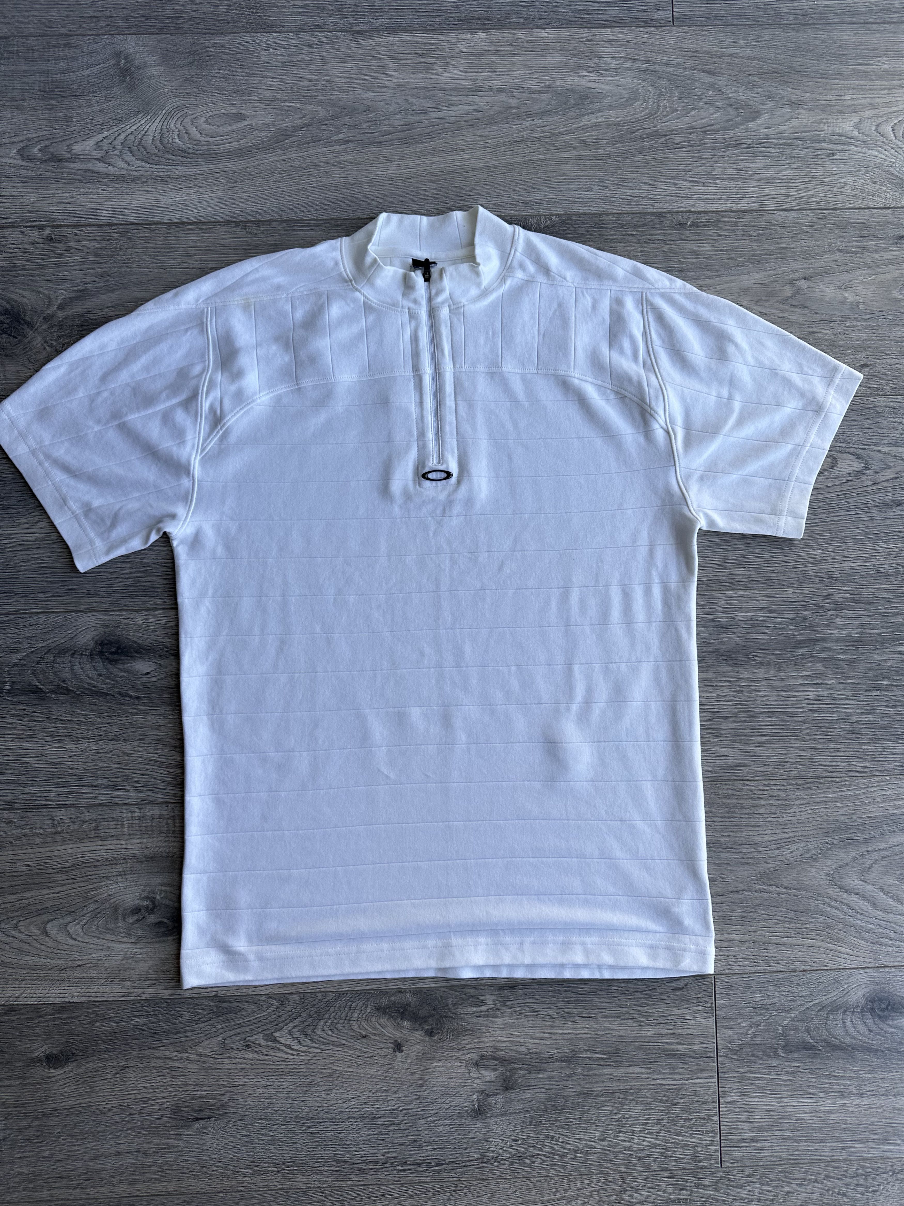 Oakley Oakley Vintage t shirt Size US M / EU 48-50 / 2 - 1 Thumbnail