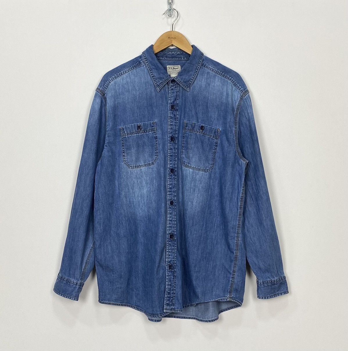 L.L. Bean Vintage L.L. Bean Button Up Denim Shirt Long Sleeve Pockets Size US L / EU 52-54 / 3 - 1 Thumbnail