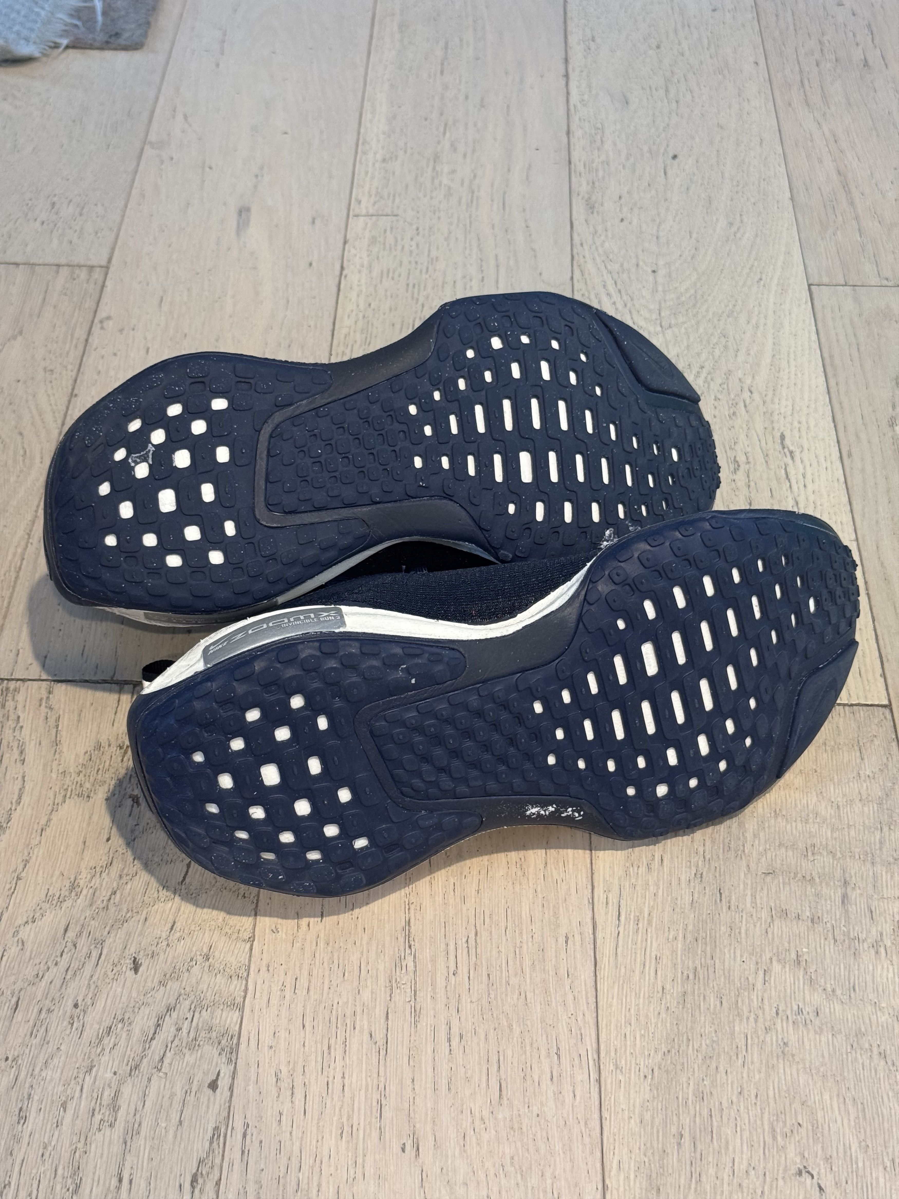 Nike Nike Invincible 3 Size US 8 / EU 41 - 4 Thumbnail