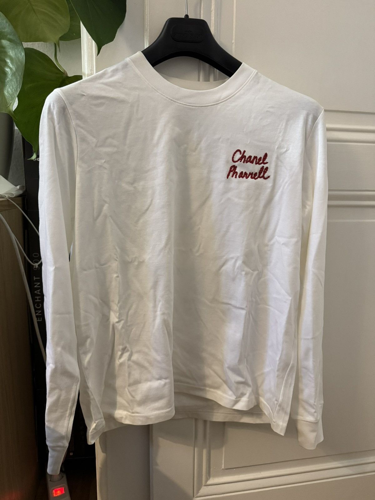 Chanel Chanel x pharrel longsleeve Size US M / EU 48-50 / 2 - 1 Thumbnail