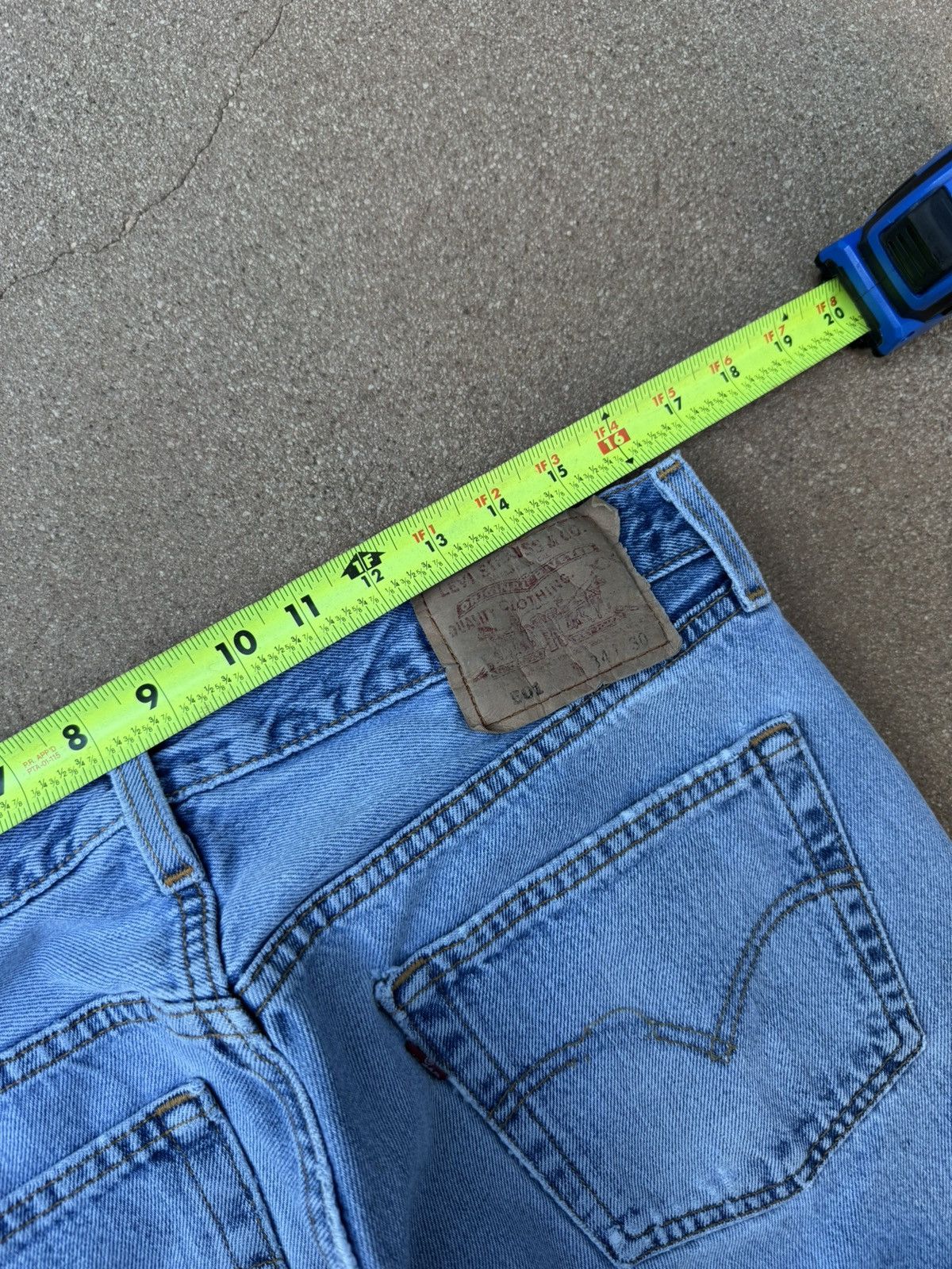 Levi's Vintage 90s Levi’s 501xx Buttonfly Straight Leg Jeans 33x29 Size US 33 - 9 Thumbnail