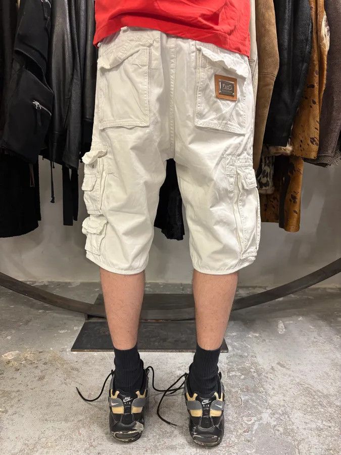 Dolce & Gabbana 2000s Dolce & Gabbana Cargo White Shorts Size US 33 - 2 Thumbnail