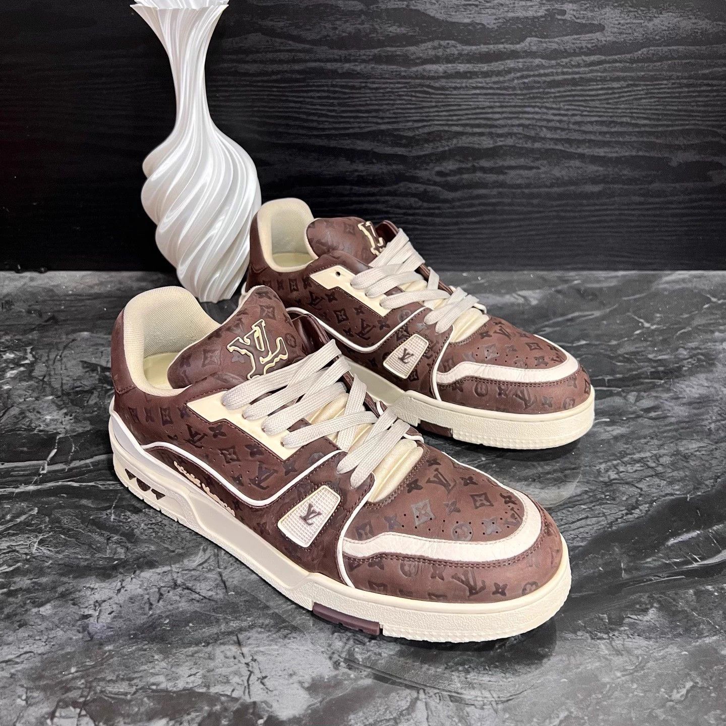 Other Tyler x Lv Trainer US 42 95 New Size US 9 / EU 42 - 3 Thumbnail