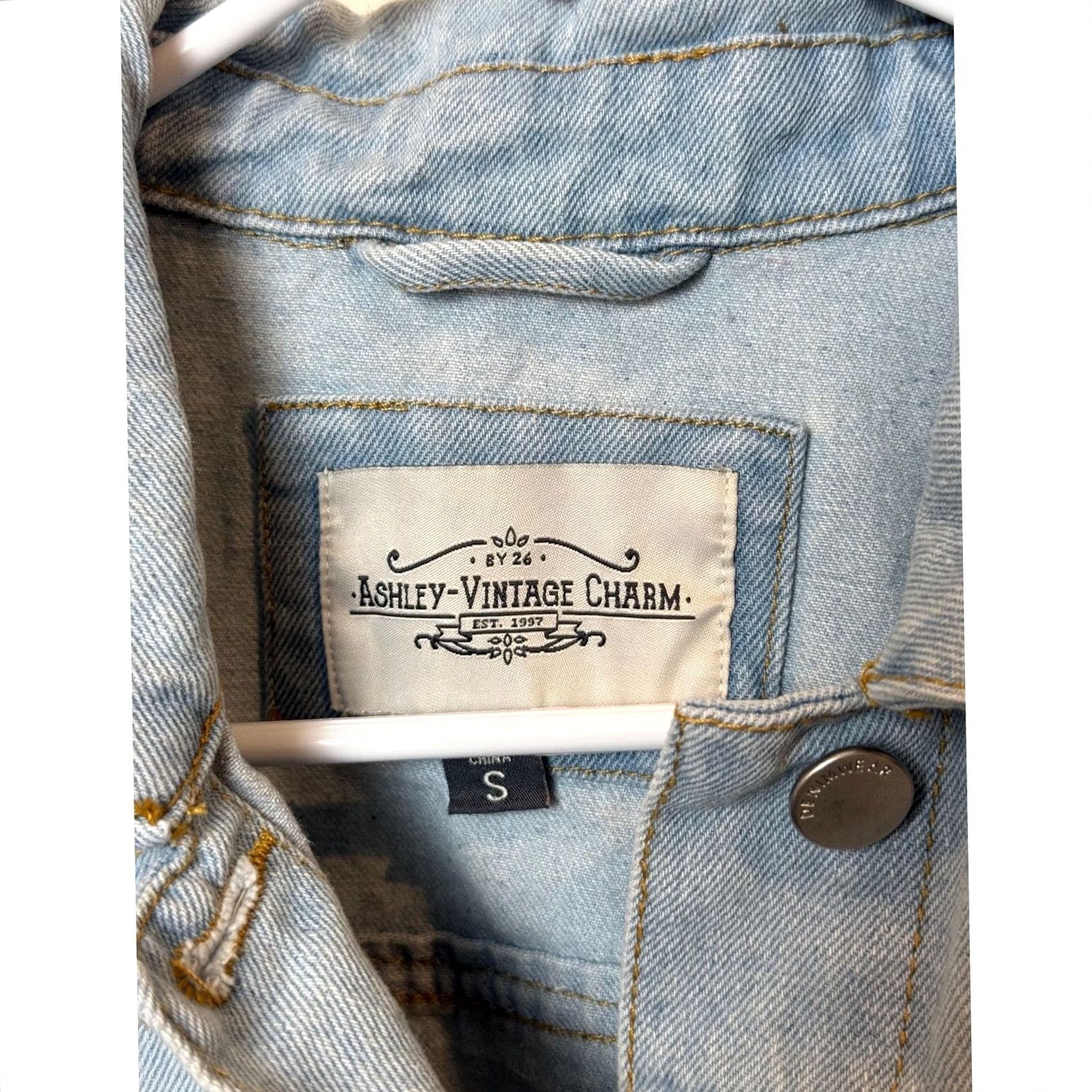 Denime Ashley Vintage Charm Denim Jacket Women S Blue Light Wash Casual Jacket Small Size S / US 4 / IT 40 - 4 Thumbnail
