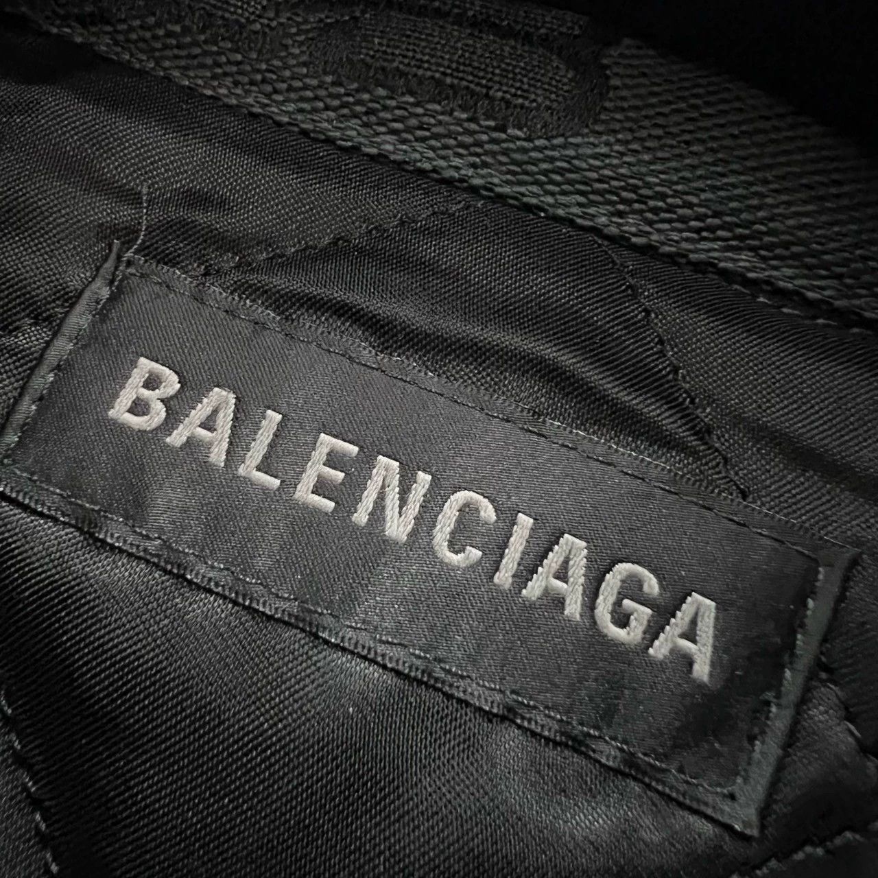 Balenciaga balenciaga all-over logo shirt jacket Size US L / EU 52-54 / 3 - 4 Thumbnail