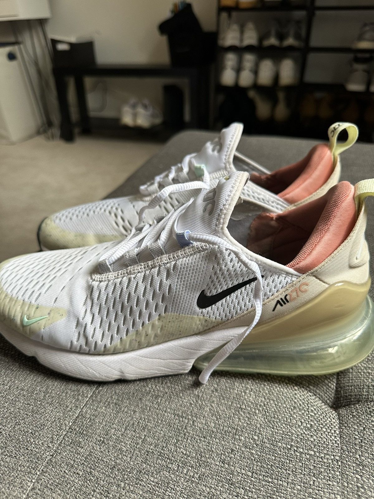 Nike Nike Air Max 270 Size US 11 / EU 44 - 3 Thumbnail
