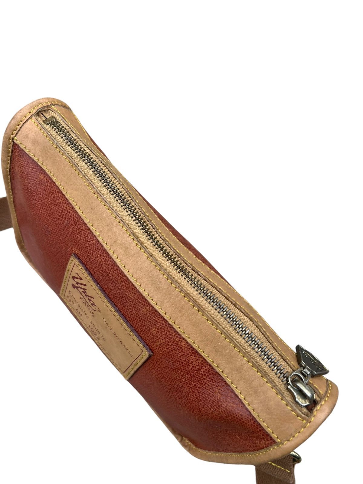 Leather Vintage 90s Upla Paris Scratches Patina Leather Sling Bag Size ONE SIZE - 21 Thumbnail
