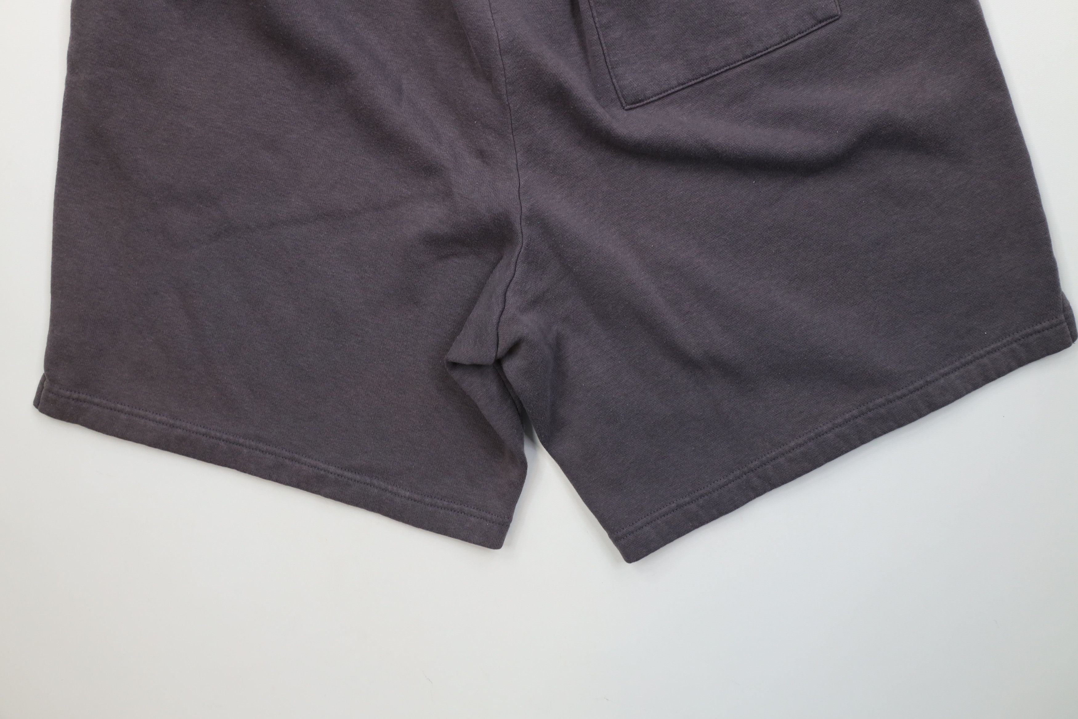Vintage Vintage 90s Streetwear Above Knee Sweatpants Shorts Gray Size US 36 / EU 52 - 13 Thumbnail