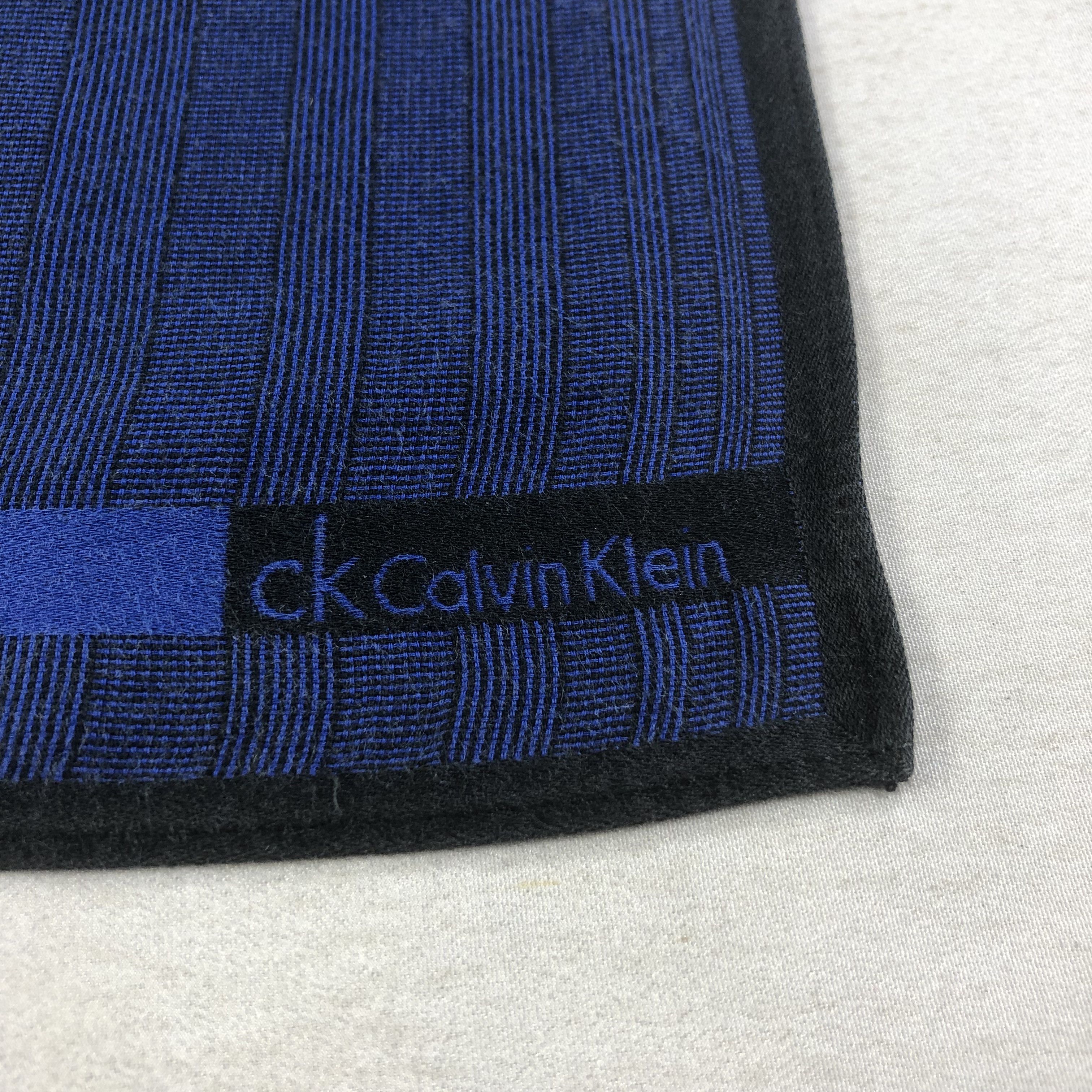 Calvin Klein Cavin Klein Handkerchief Neckerchief Bandana H2299 Size ONE SIZE - 4 Thumbnail