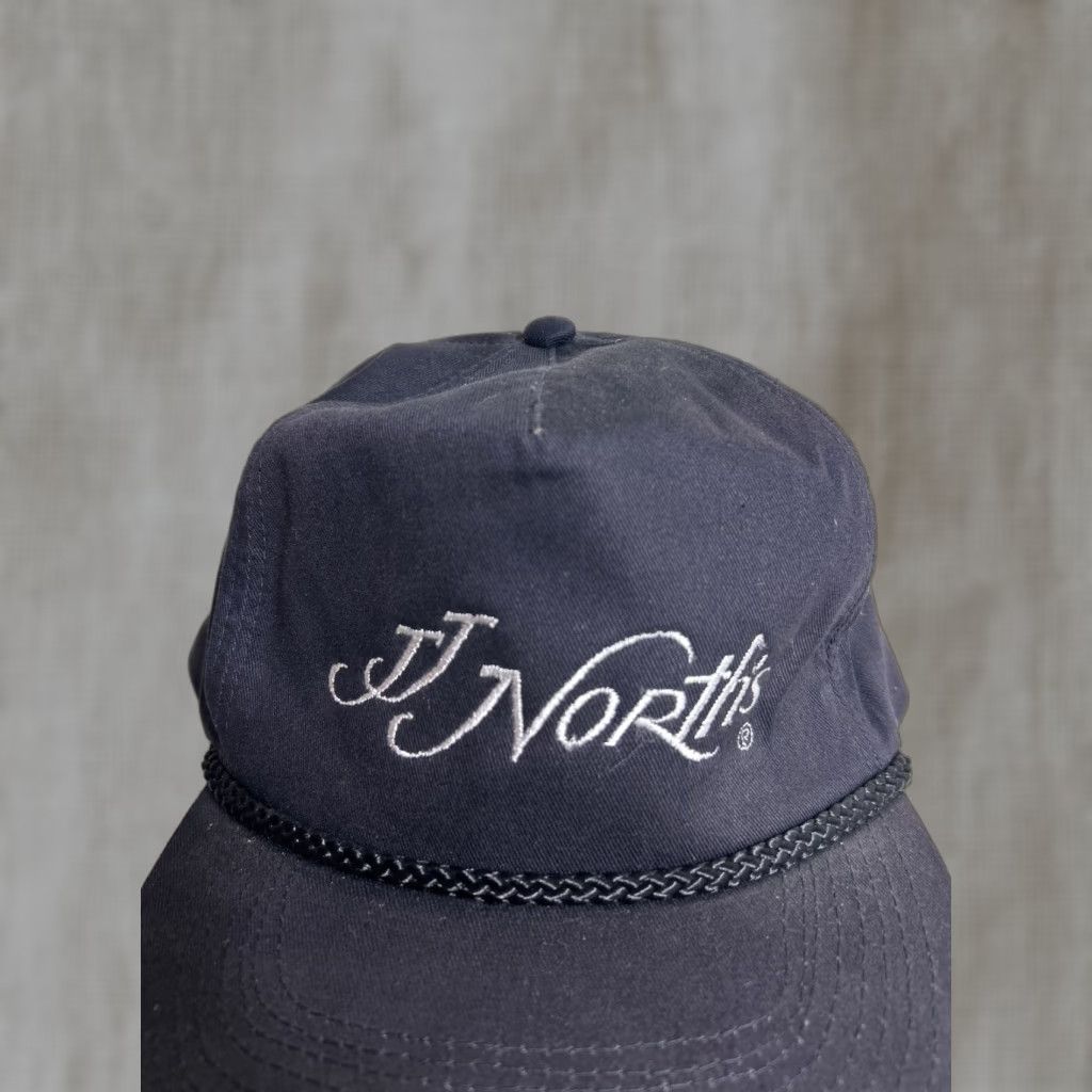 Vintage VINTAGE Attractive Headwear Black White SnapBack Hat Men One Size Adjustable Cap Size ONE SIZE - 1 Thumbnail