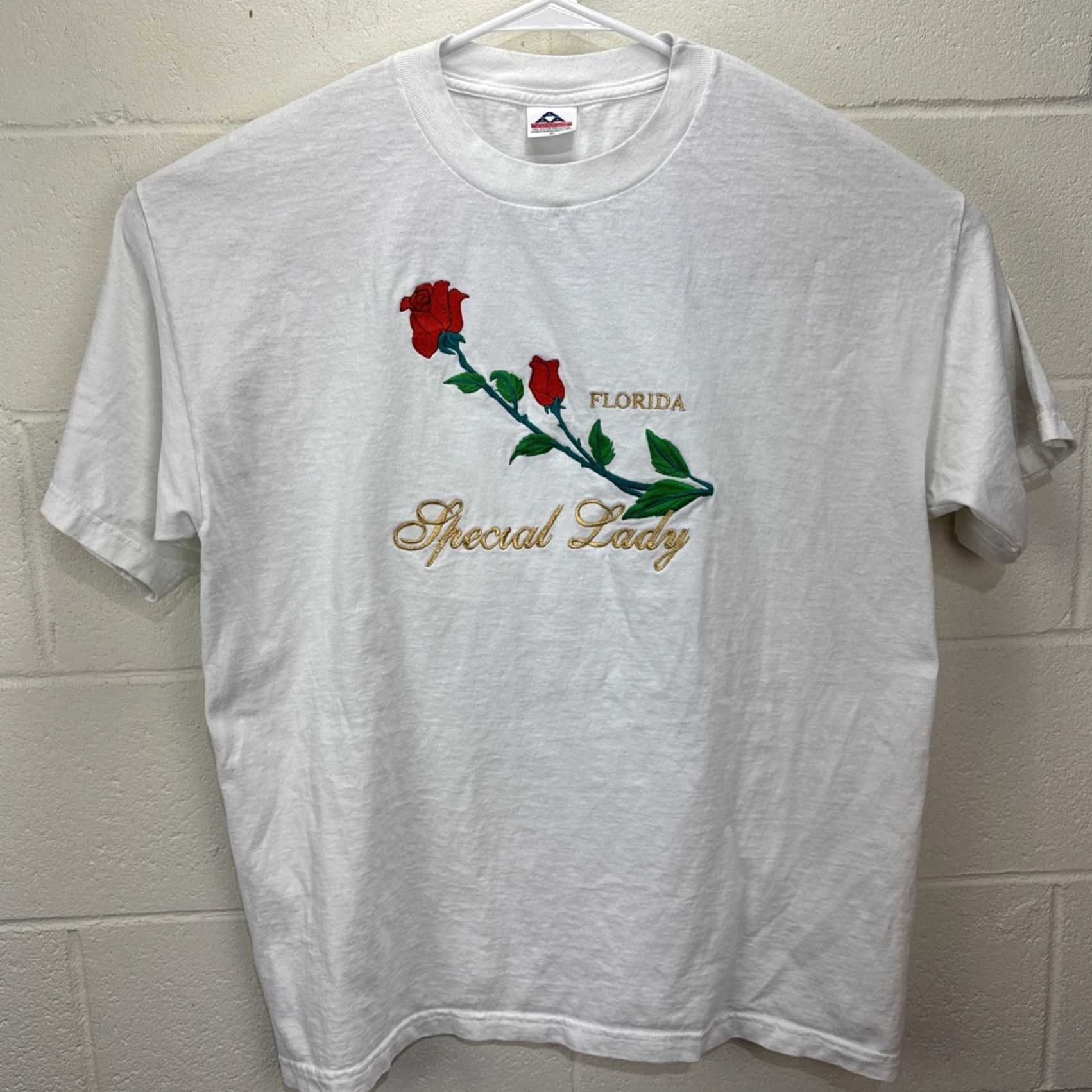 Delta VINTAGE Delta Embroidered Roses T-Shirt XL White Casual 90s Womens Size XL / US 12-14 / IT 48-50 - 2 Thumbnail