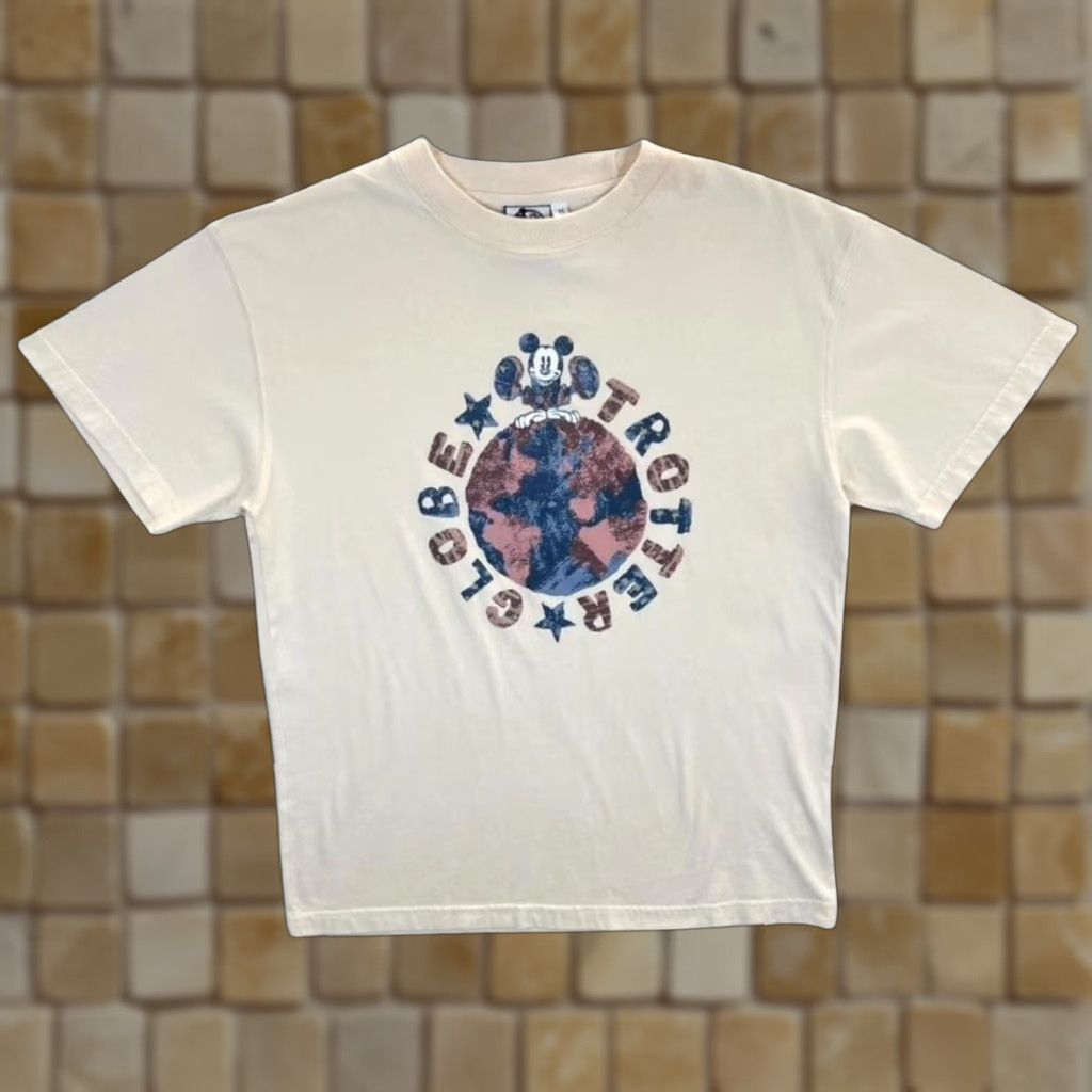 Disney VINTAGE Disney Mickey's World Globe Trotter Graphic Cream T-Shirt Medium Mens Shirt Size US M / EU 48-50 / 2 - 1 Thumbnail