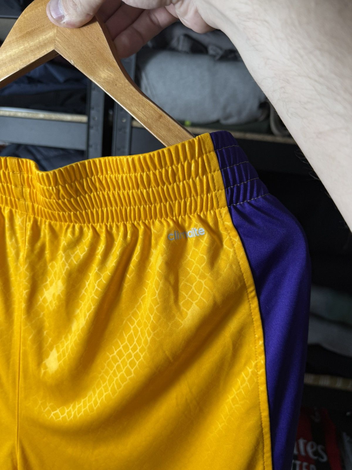 Adidas Vintage Adidas Los Angeles Lakers NBA Basketball Shorts Size US 34 / EU 50 - 10 Thumbnail