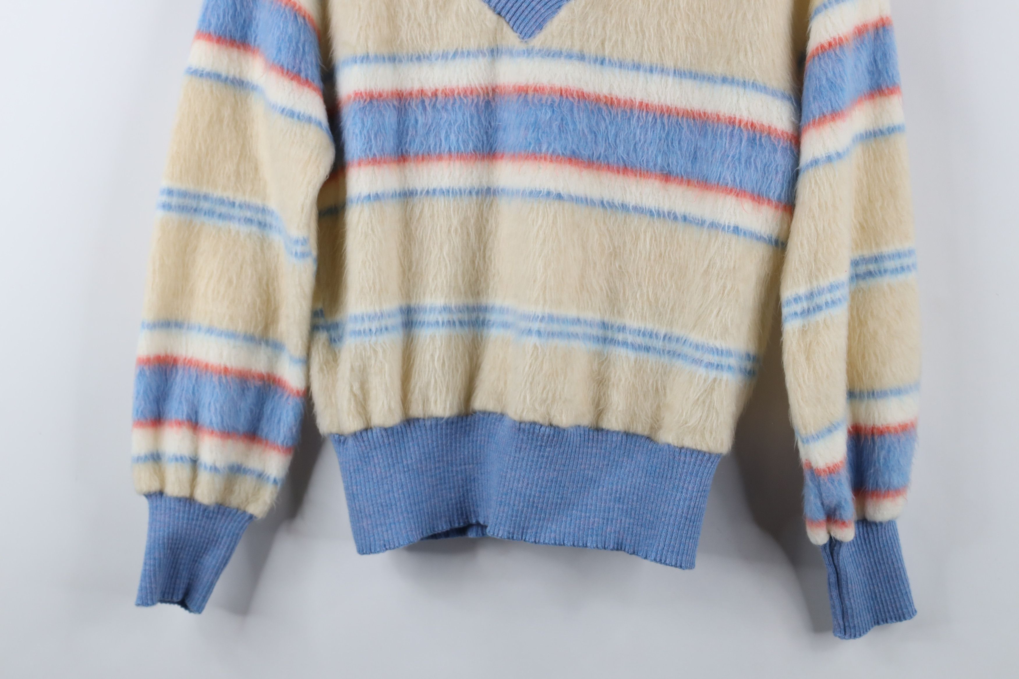 Vintage Vintage 70s Streetwear Striped Fuzzy Shag V-Neck Sweater USA Size S / US 4 / IT 40 - 3 Thumbnail