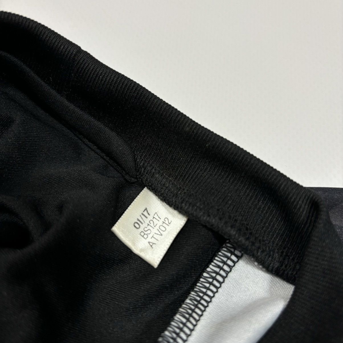 Adidas Adidas Manchester United large black jersey sportswear Size US L / EU 52-54 / 3 - 5 Thumbnail