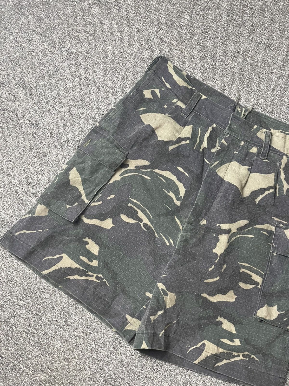 Japanese Brand Japanese Brand Camouflage Cargo Shorts (111) Size US 30 / EU 46 - 2 Thumbnail