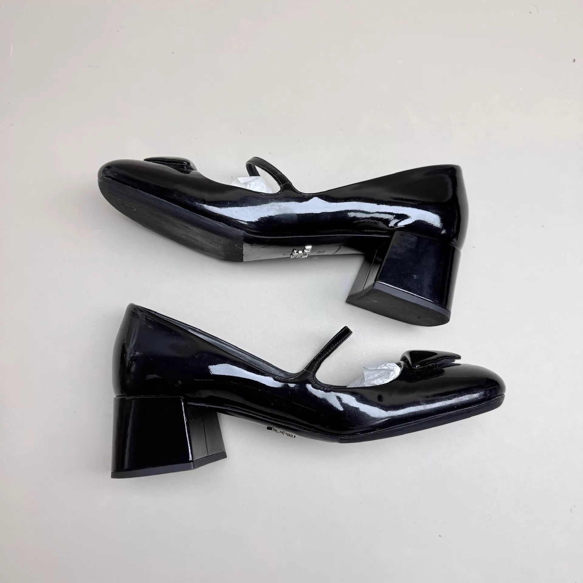 Prada Prada Women's Black & White Triangle Logo Heels Size 35 Size US 4.5 / IT 34.5 - 4 Thumbnail
