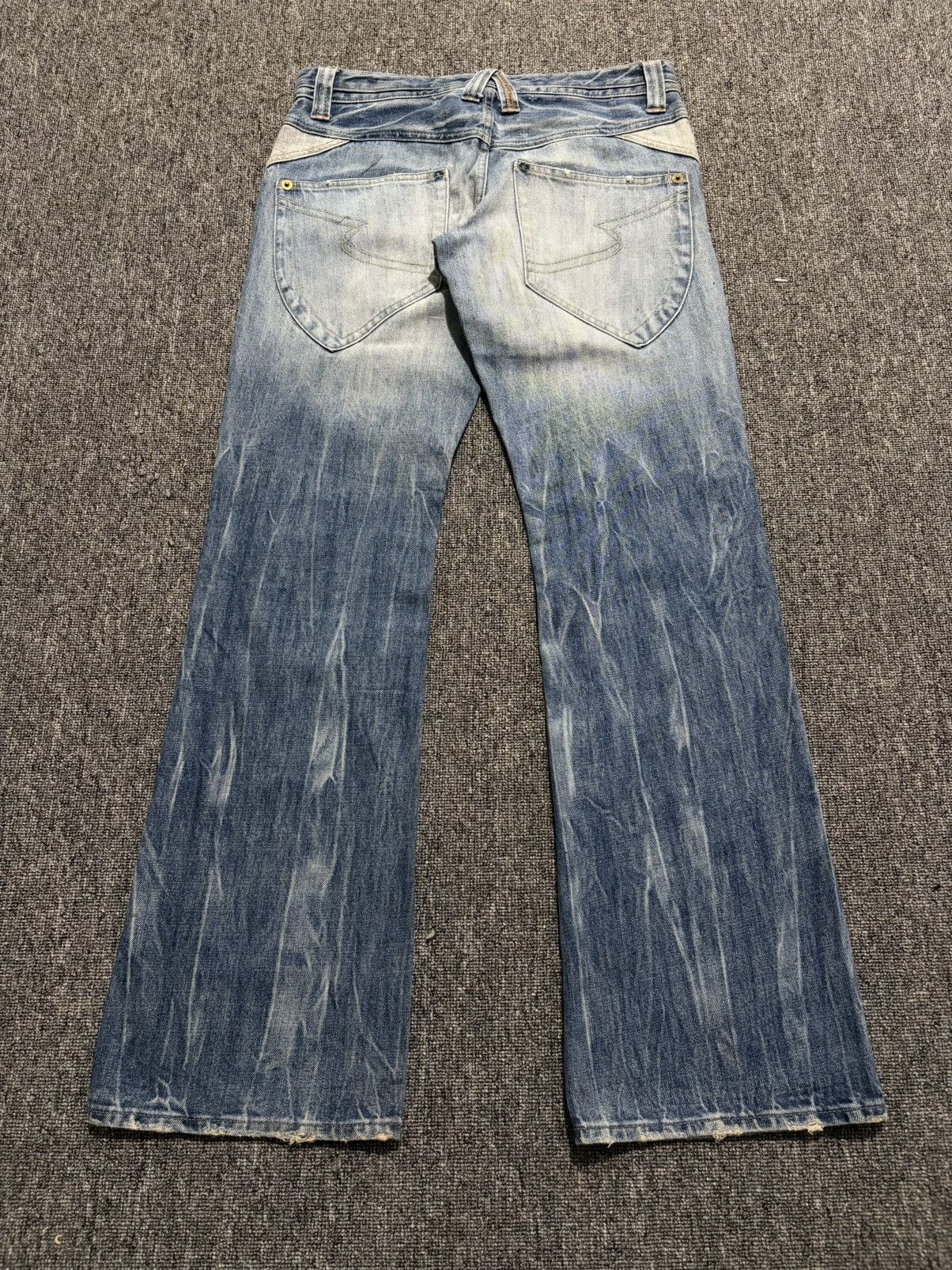 Tornado Mart semantic design jeans flare mudwash lgb kmrii Size US 32 / EU 48 - 3 Thumbnail