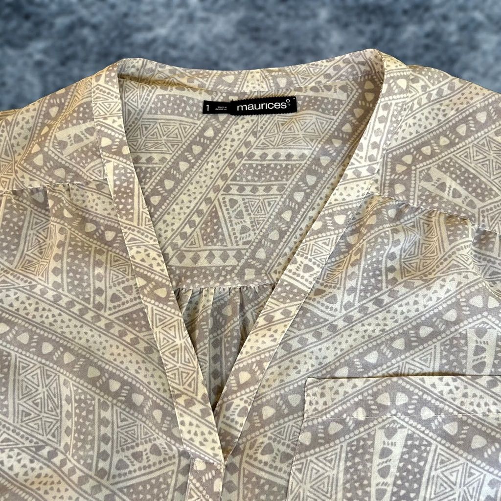 Vintage Maurices Geometric Tunic Blouse Womens 1X Gray Roll Tab Sleeve Pullover Size XL / US 12-14 / IT 48-50 - 1 Thumbnail