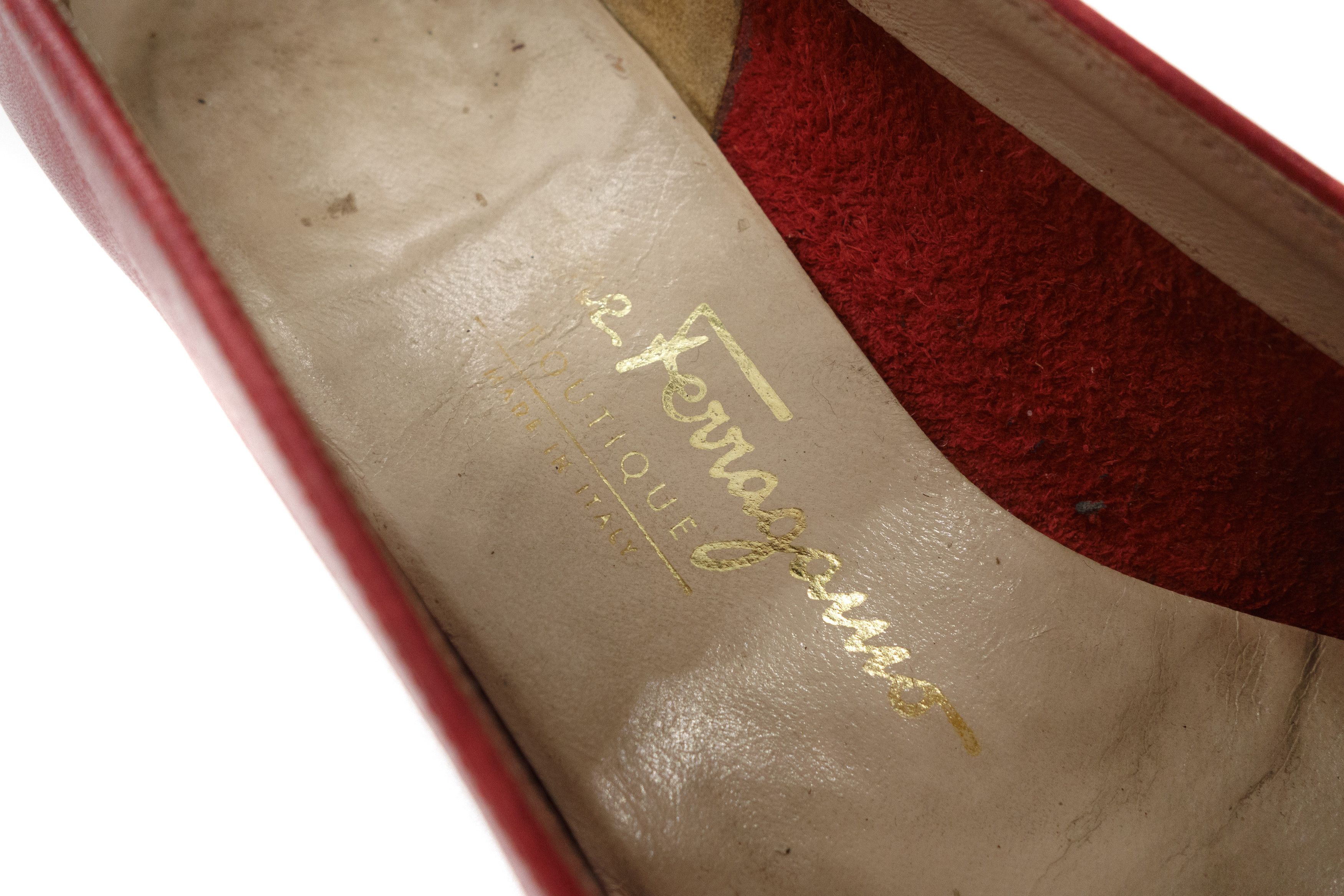 Salvatore Ferragamo 90s Vara Leather Bow Pumps Low Block Heel Vintage Size US 5.5 / IT 35.5 - 9 Thumbnail