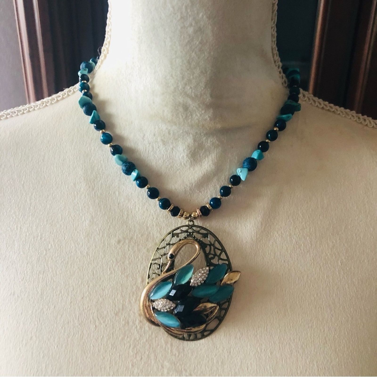 Handmade Handcrafted repurpose moon glow swan agate howlite necklace Size ONE SIZE - 2 Thumbnail
