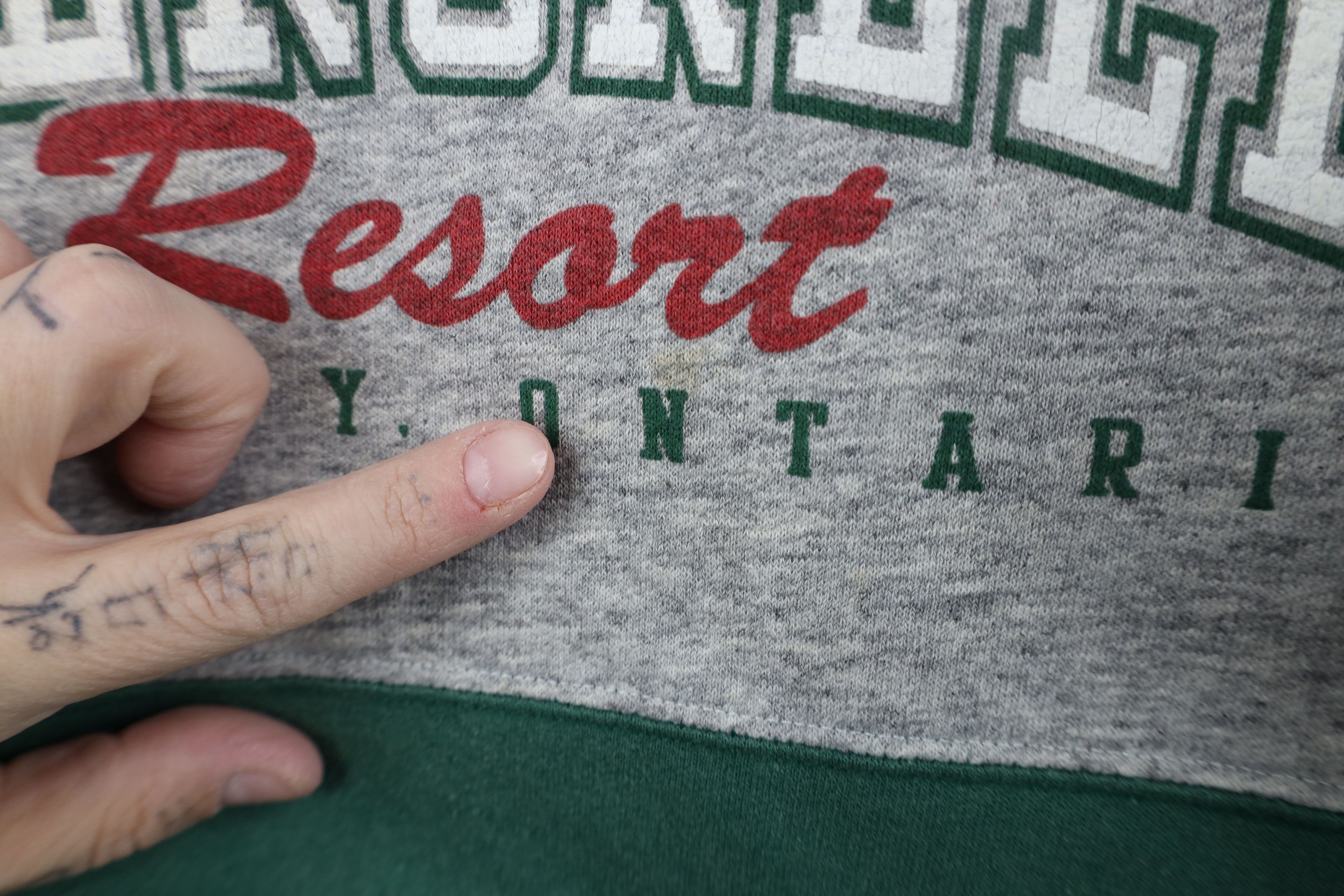 Vintage Vintage 90s Evergreen Red Bay Canada Collared Sweatshirt Size US L / EU 52-54 / 3 - 9 Thumbnail