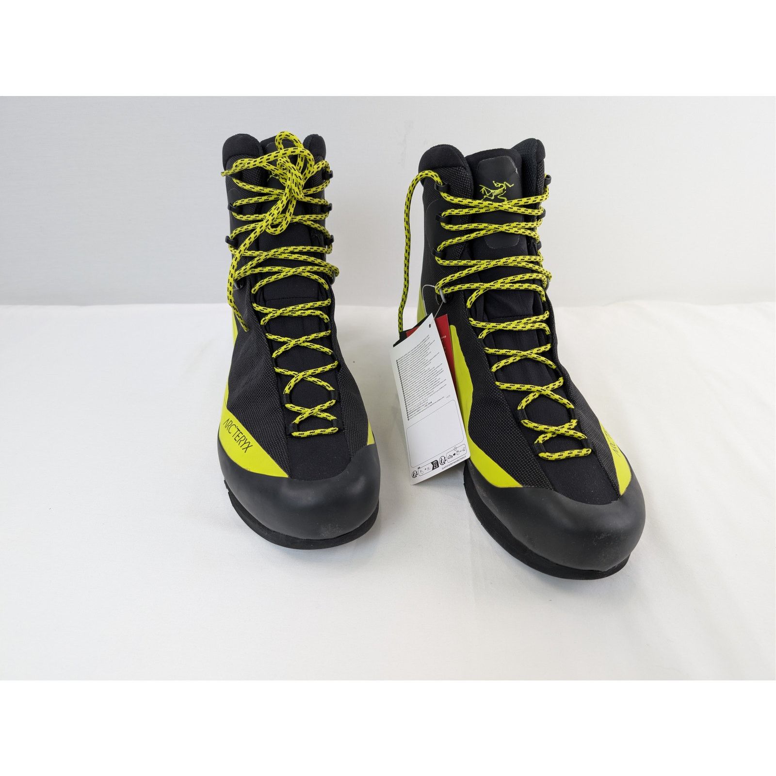 Arc'teryx o1rshd1 Acrux LT GTX mountaineering boots in black/yellow Size US 13 / EU 46 - 6 Thumbnail