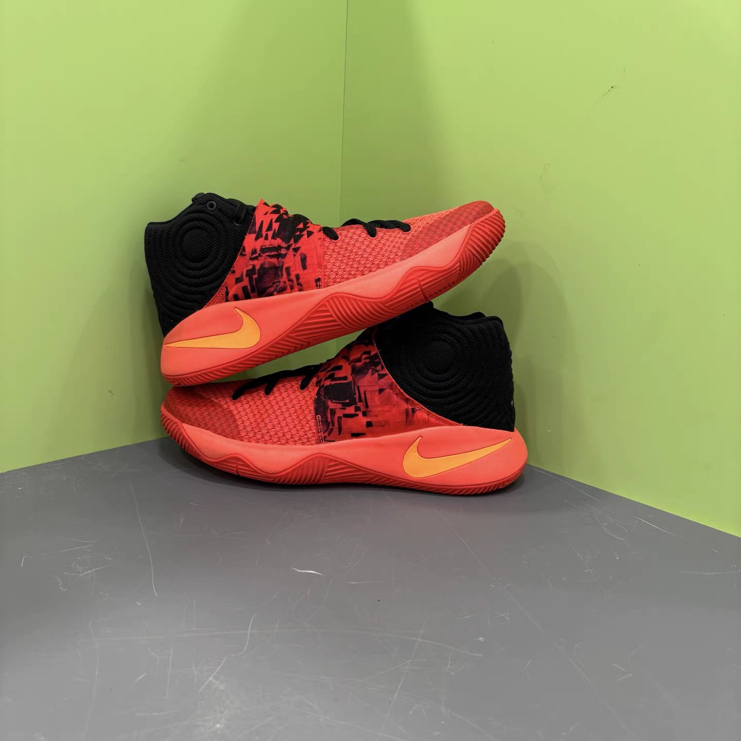Nike Nike Kyrie 2 Basketball Shoes K15 Size US 9 / EU 42 - 4 Thumbnail